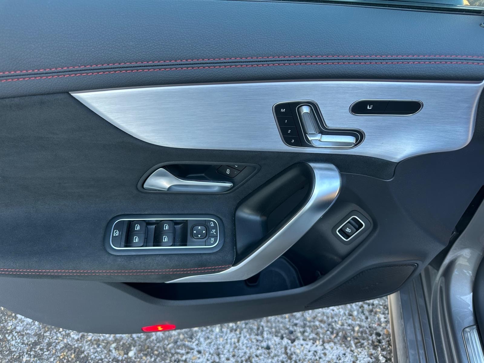 MERCEDES-BENZ CLA Shooting Brake 200 AMG Line 7G-DCT-image-14