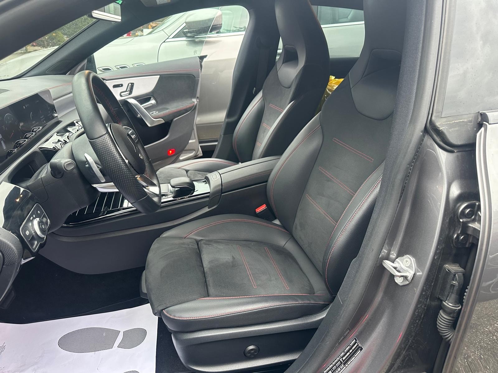 MERCEDES-BENZ CLA Shooting Brake 200 AMG Line 7G-DCT-image-8