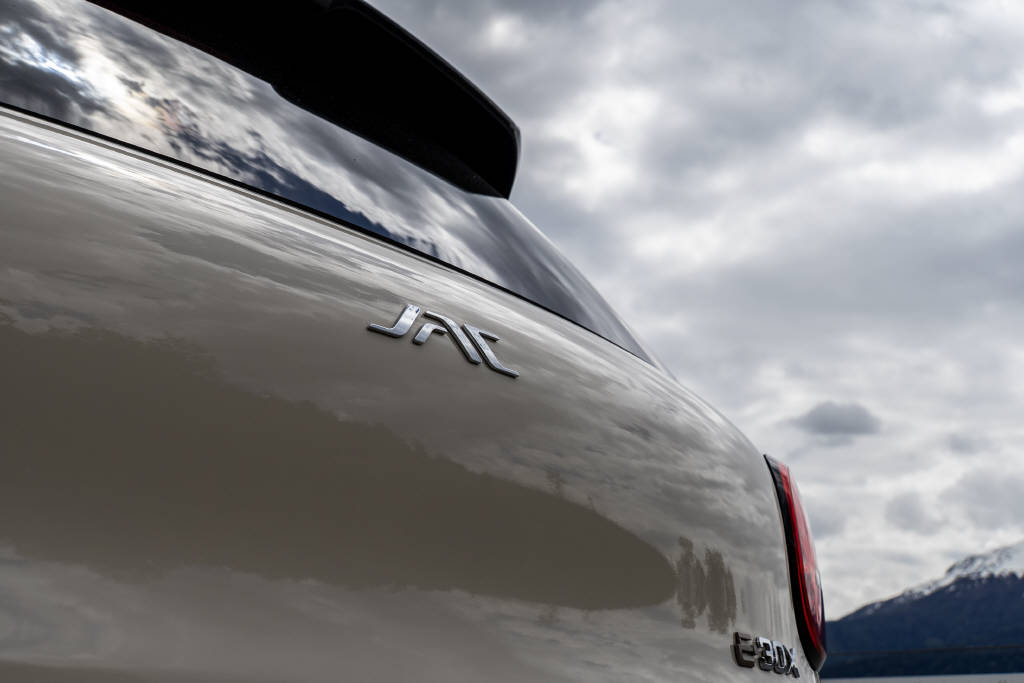 JAC E30X City-image-3