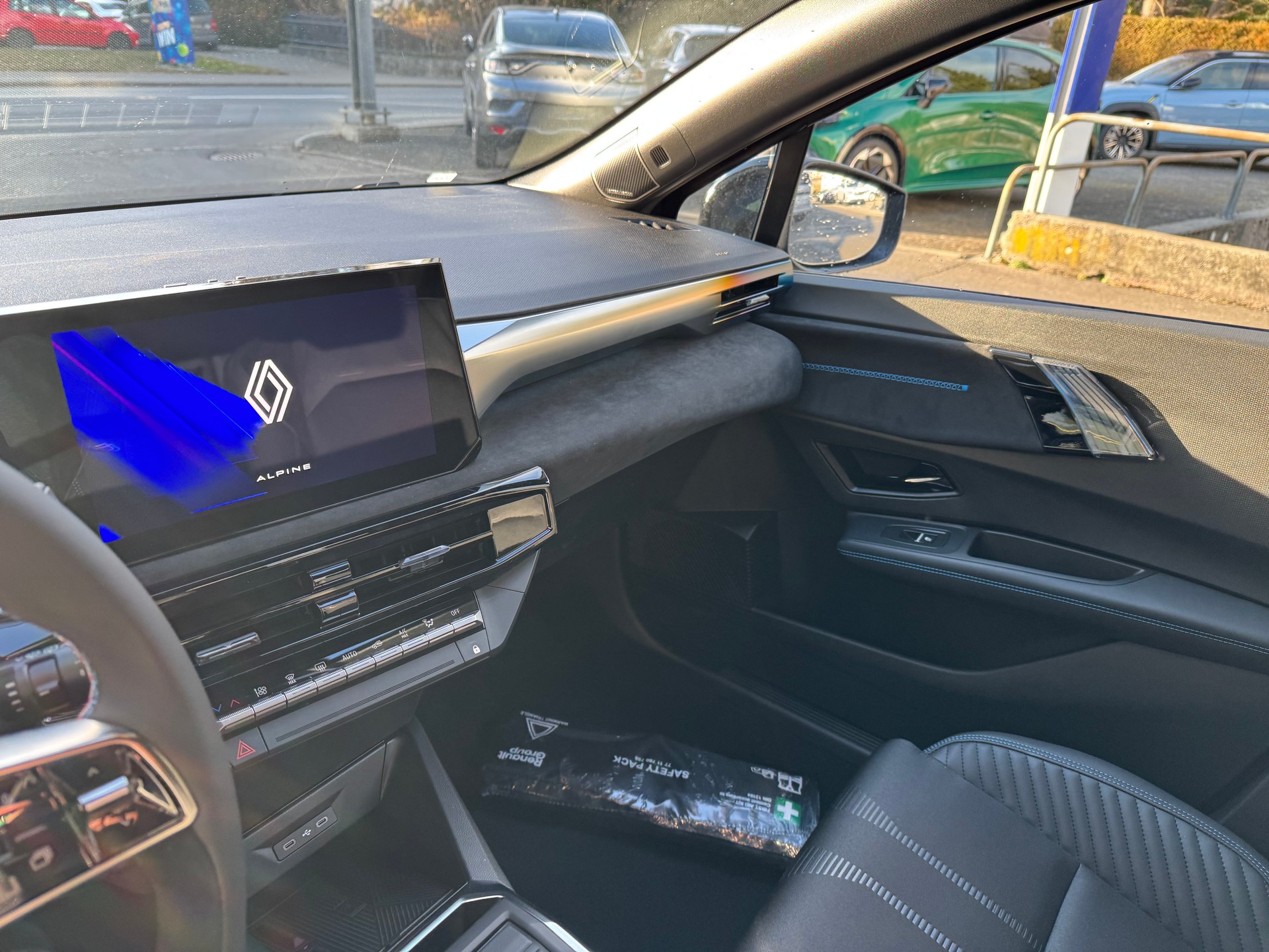 RENAULT Clio 1.8 E-Tech Esprit Alpine-image-12