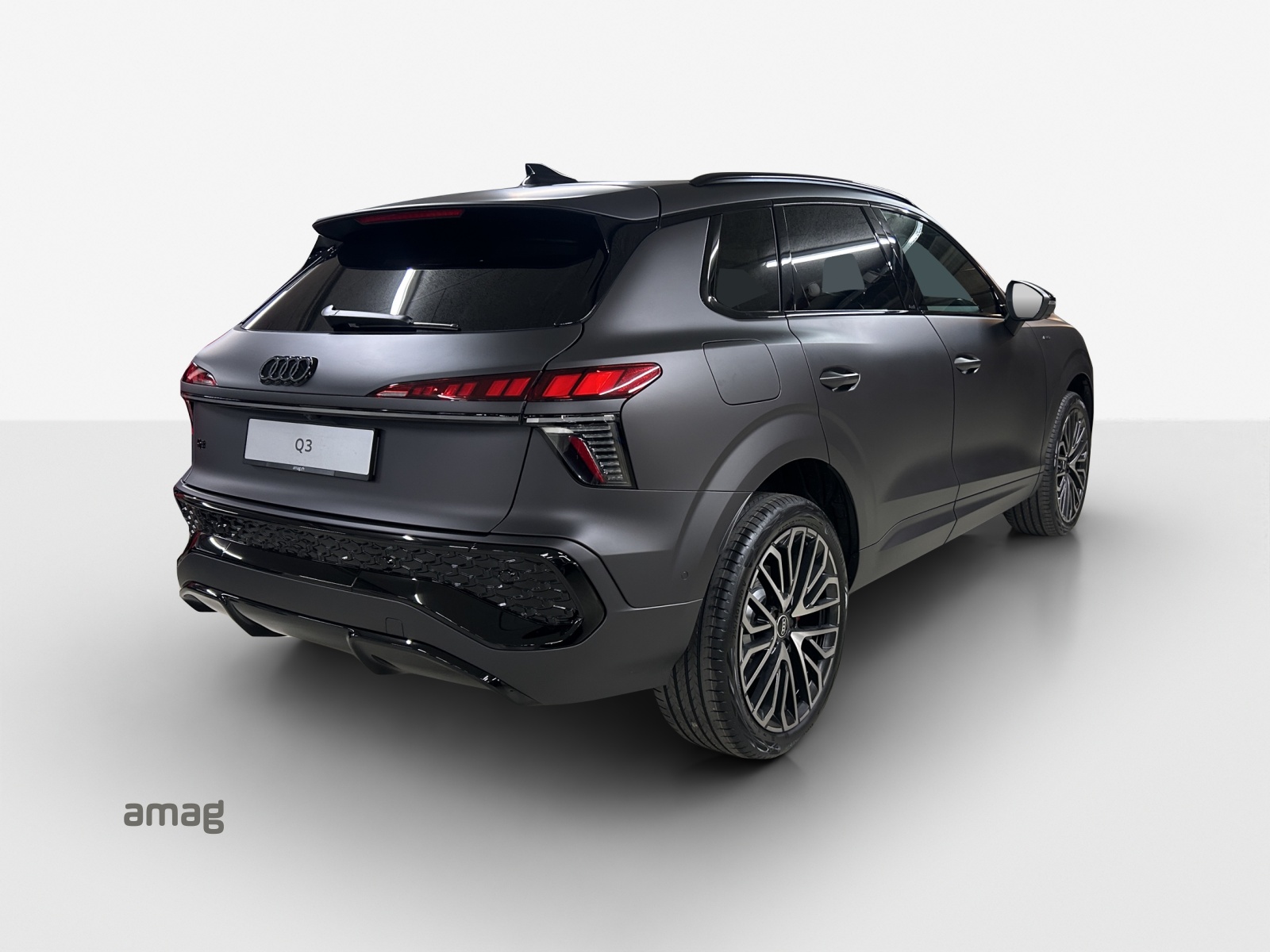 AUDI Q3 SUV e-hybrid 200 kW S tronig-image-4
