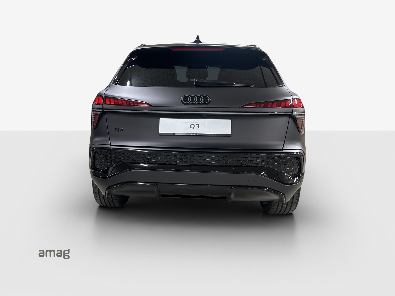AUDI Q3 SUV e-hybrid 200 kW S tronig-image-3
