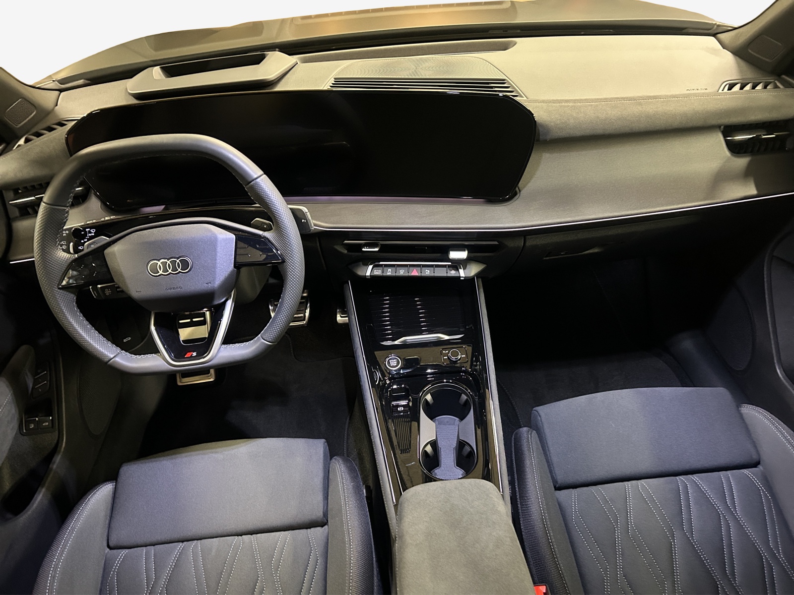 AUDI Q3 SUV e-hybrid 200 kW S tronig-image-8