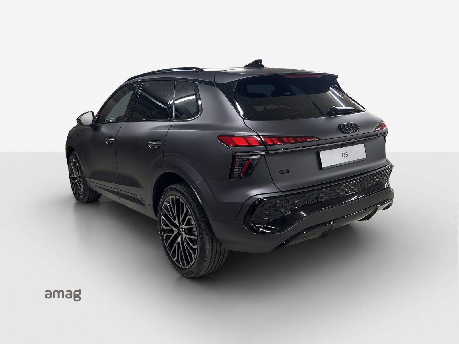 AUDI Q3 SUV e-hybrid 200 kW S tronig-image-2