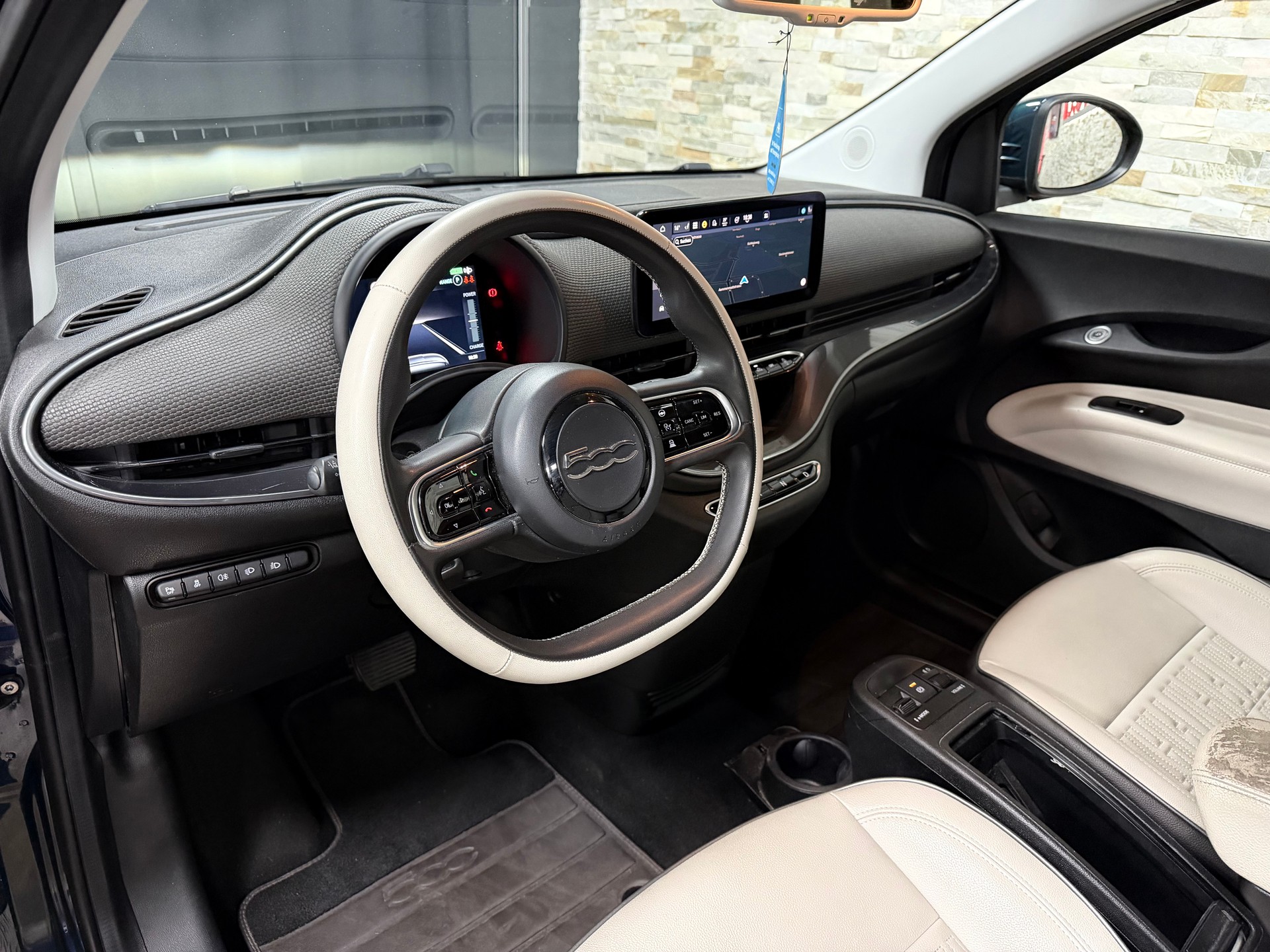 FIAT 500 electric 87 kW La Prima By Bocelli-Cabrio-image-13