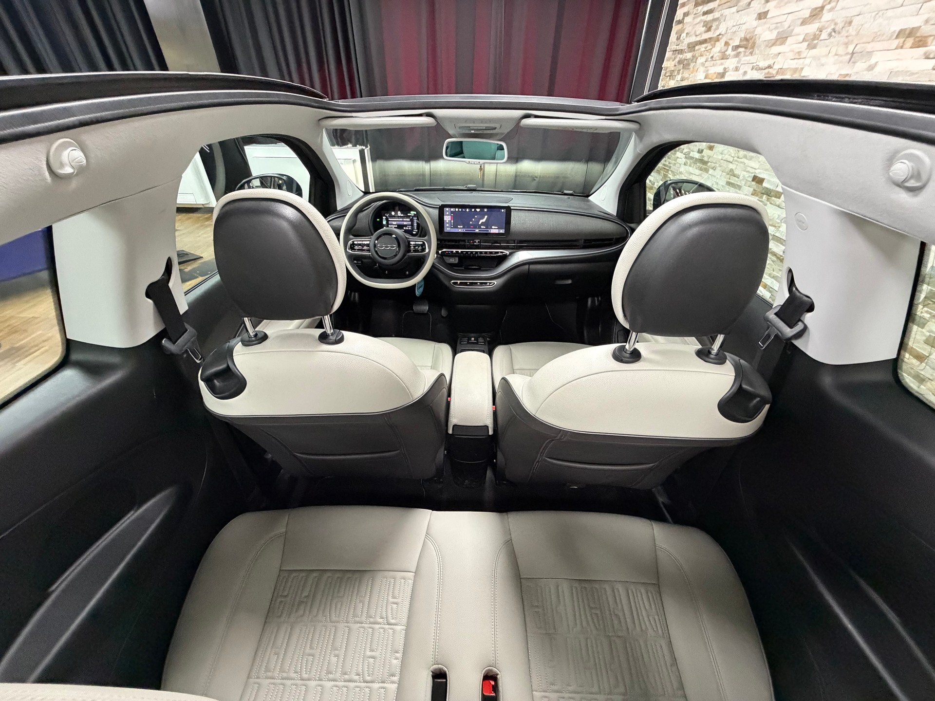 FIAT 500 electric 87 kW La Prima By Bocelli-Cabrio-image-19