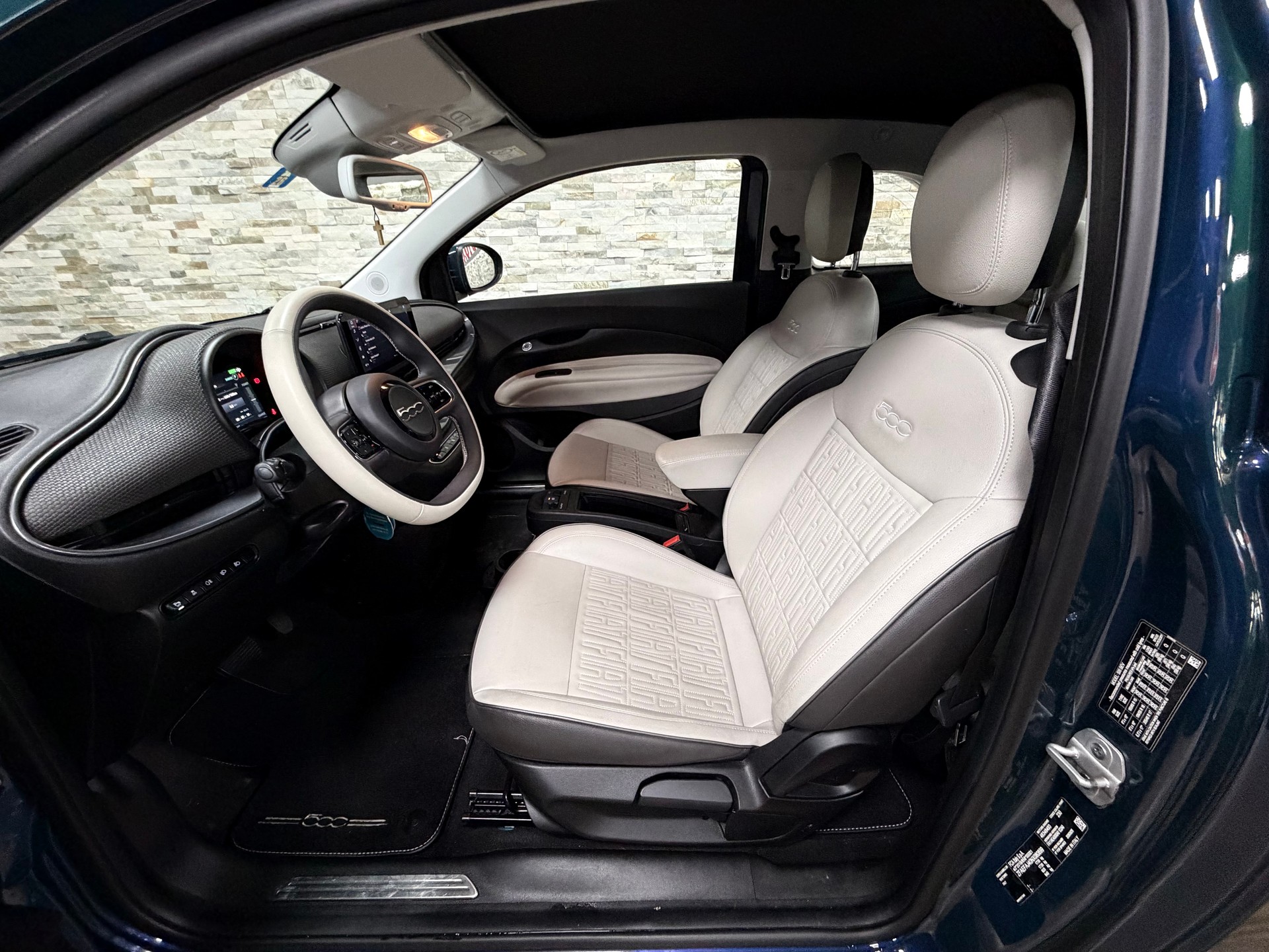 FIAT 500 electric 87 kW La Prima By Bocelli-Cabrio-image-11