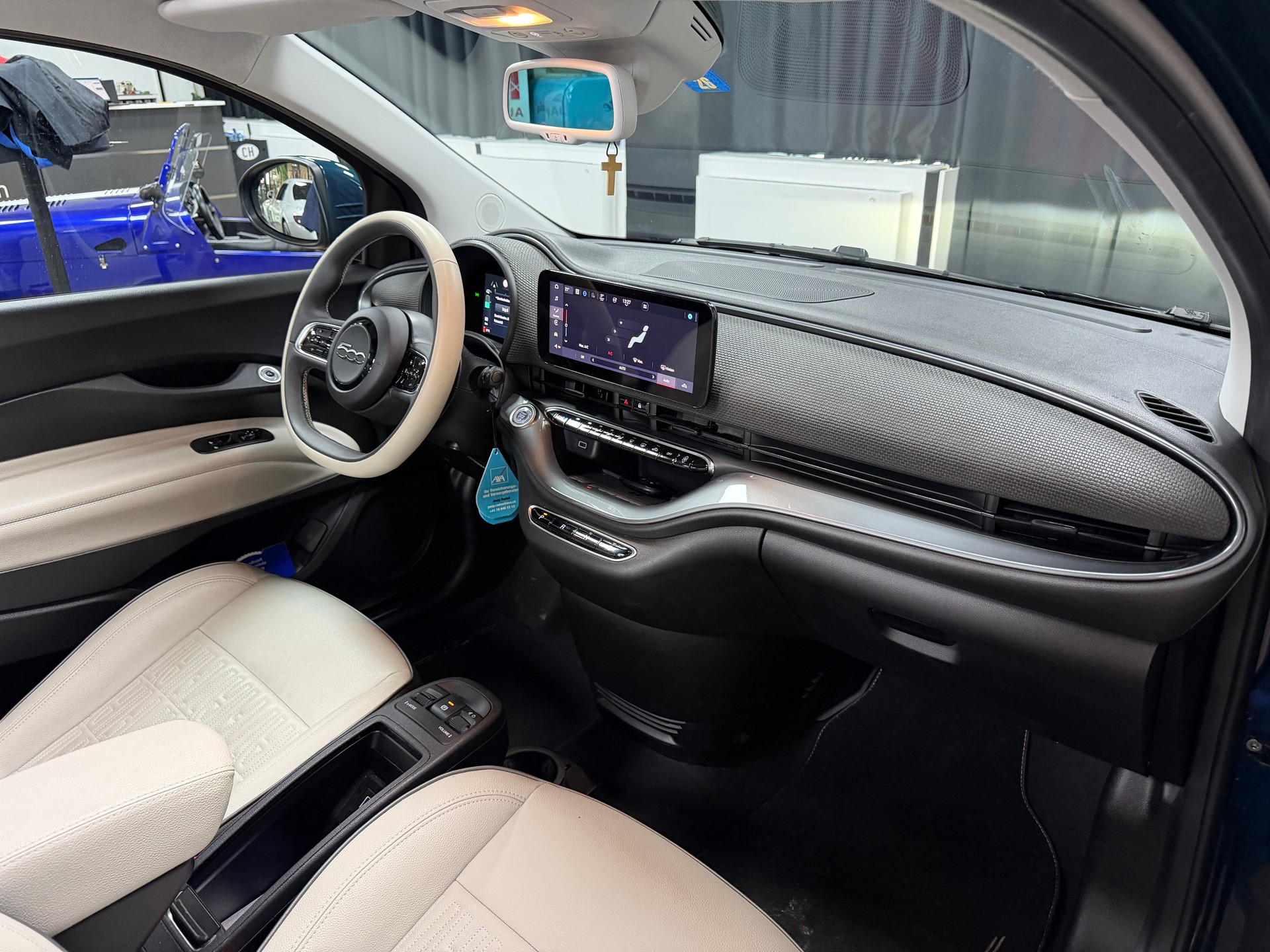 FIAT 500 electric 87 kW La Prima By Bocelli-Cabrio-image-22