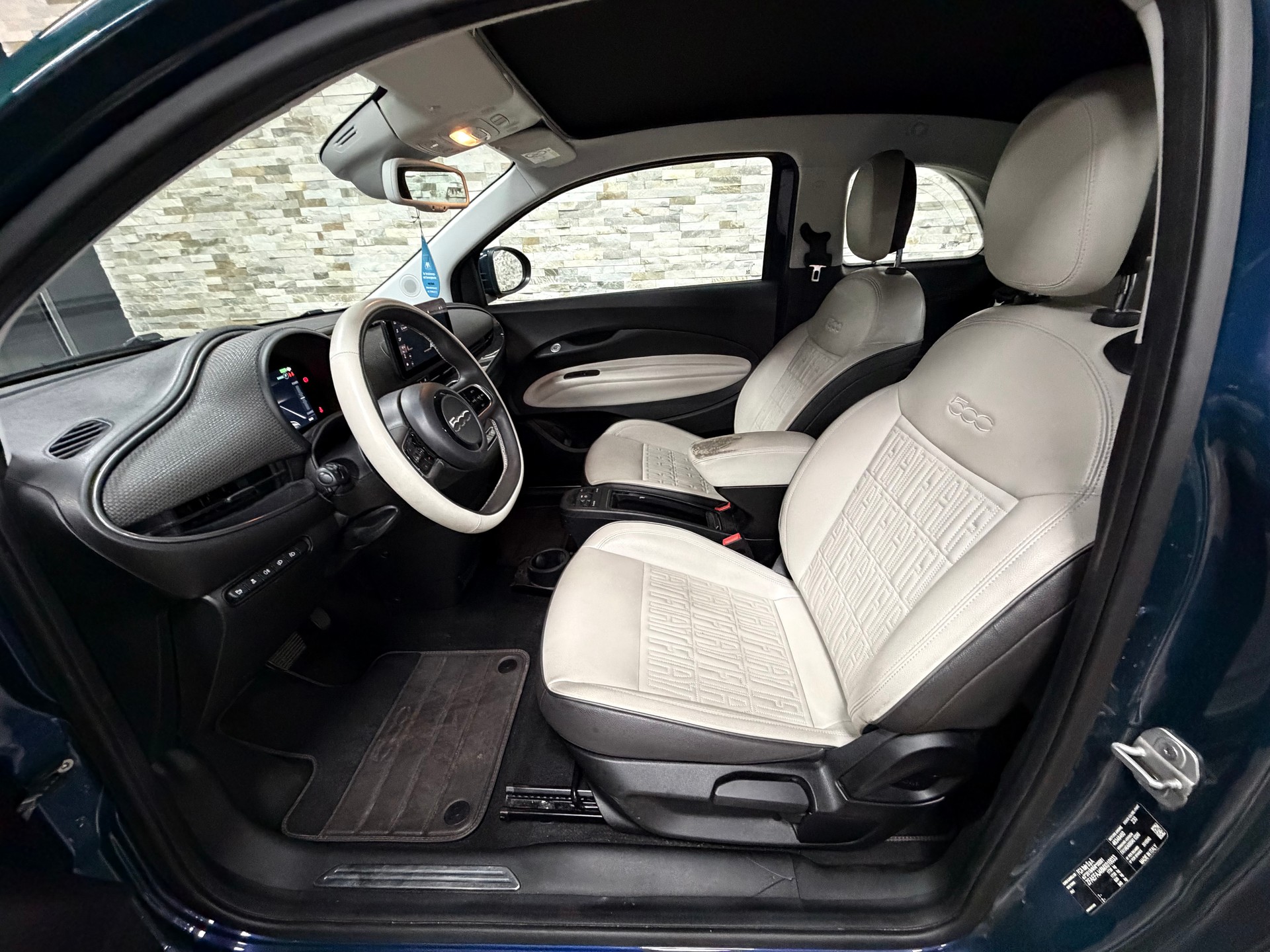 FIAT 500 electric 87 kW La Prima By Bocelli-Cabrio-image-11