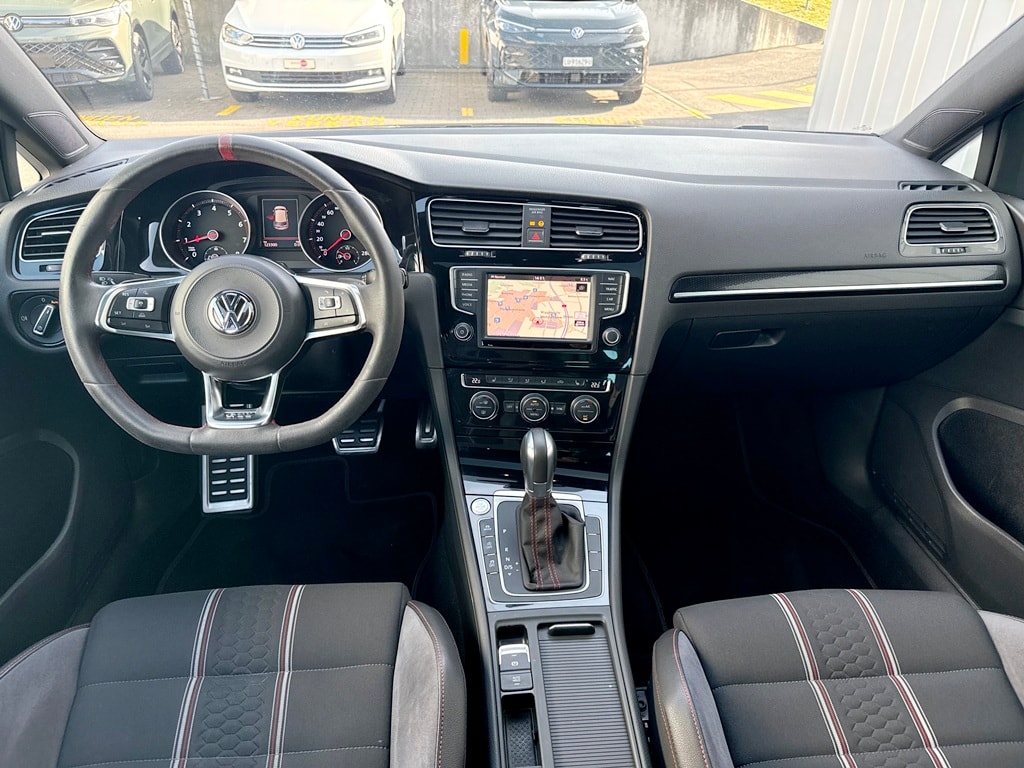VW Golf 2.0 TSI GTI Clubsport DSG-image-7