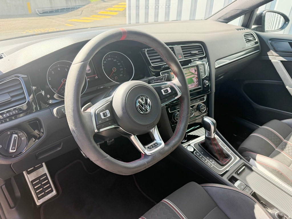 VW Golf 2.0 TSI GTI Clubsport DSG-image-5