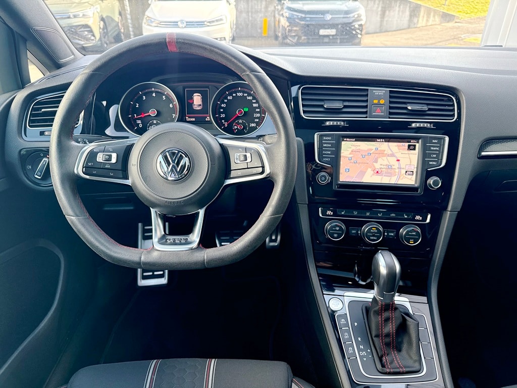 VW Golf 2.0 TSI GTI Clubsport DSG-image-8