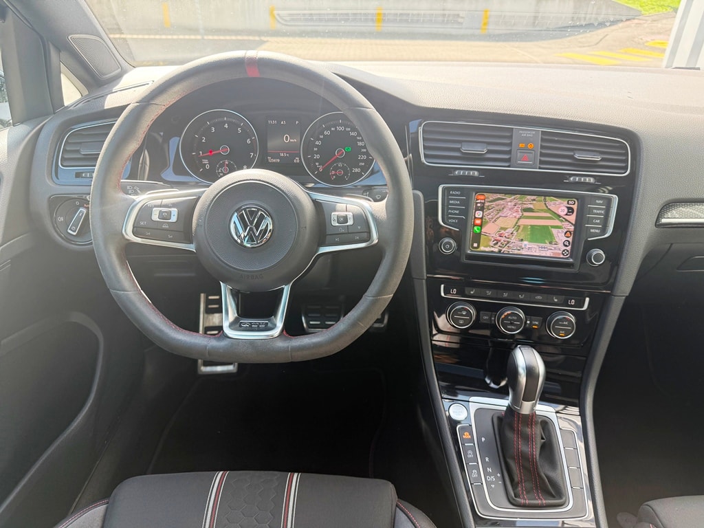 VW Golf 2.0 TSI GTI Clubsport DSG-image-7