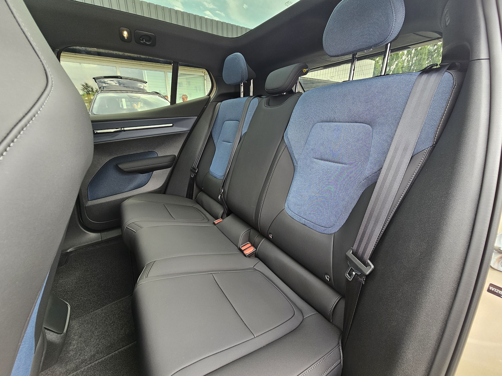 VOLVO EX 30 CC E60 Twin Performance AWD-image-8