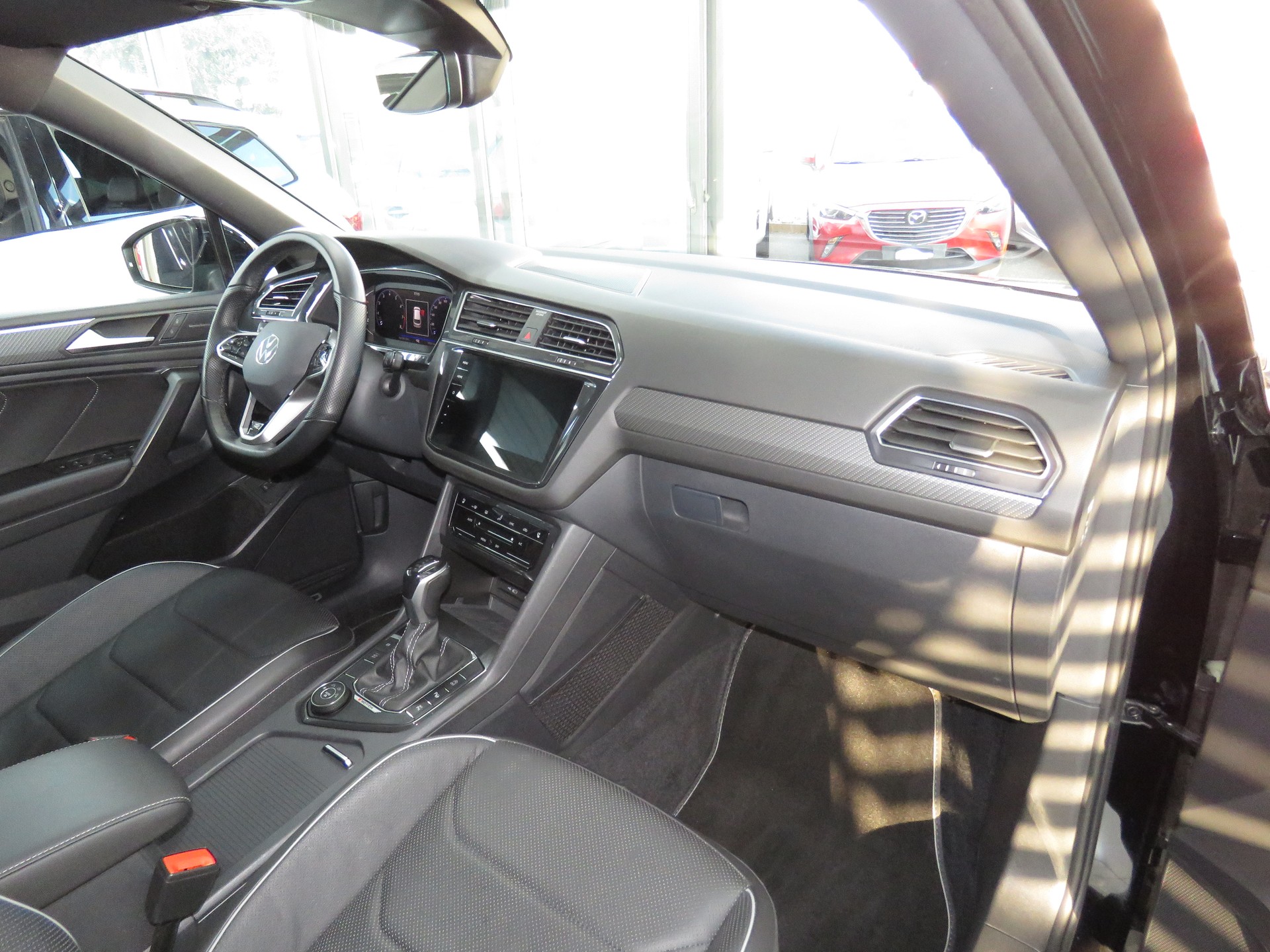 VW Tiguan Allspace 2.0 TSI R-Line 4-Motion 7-Plätzer DSG (AHK 2.5 t, Automat)-image-11