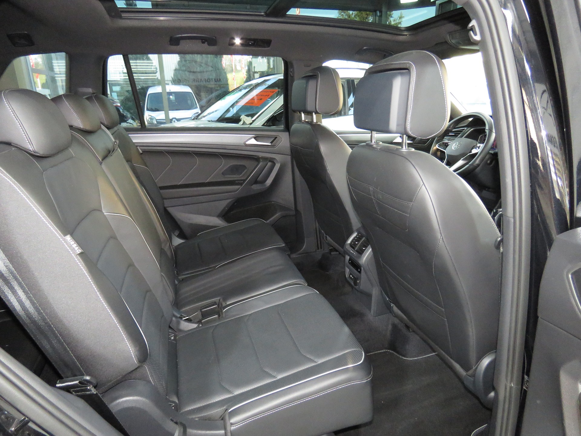 VW Tiguan Allspace 2.0 TSI R-Line 4-Motion 7-Plätzer DSG (AHK 2.5 t, Automat)-image-13
