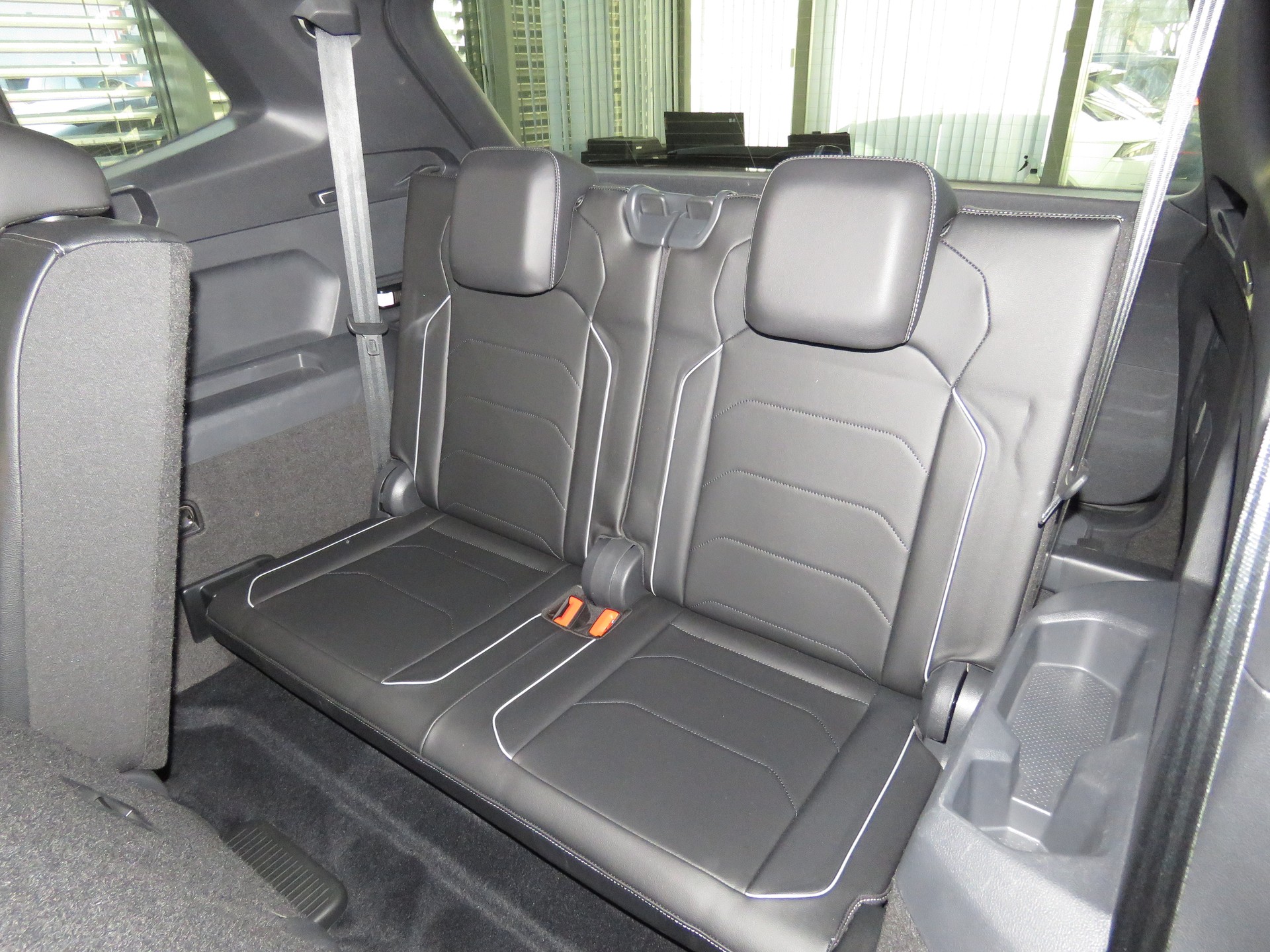 VW Tiguan Allspace 2.0 TSI R-Line 4-Motion 7-Plätzer DSG (AHK 2.5 t, Automat)-image-9