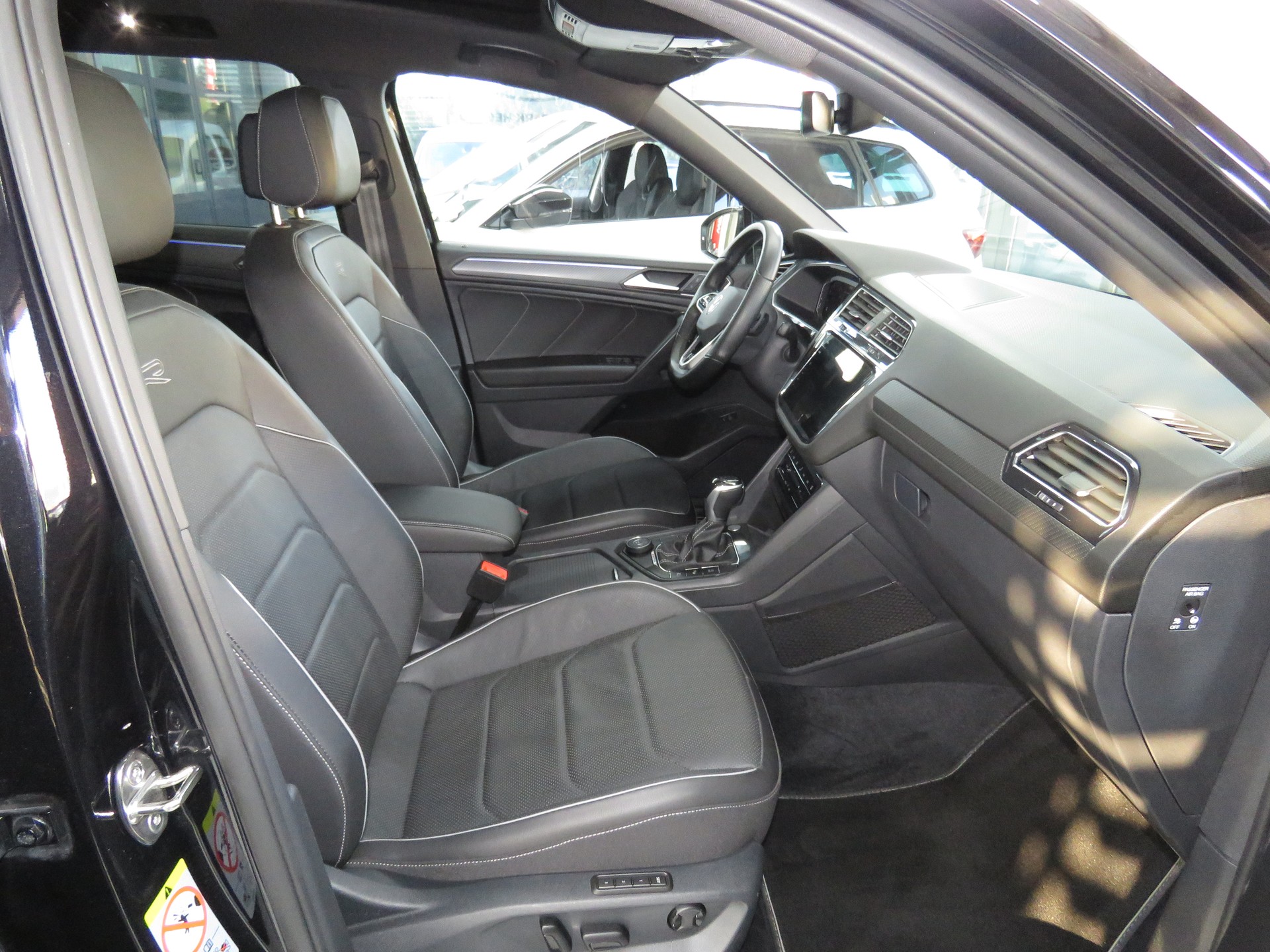 VW Tiguan Allspace 2.0 TSI R-Line 4-Motion 7-Plätzer DSG (AHK 2.5 t, Automat)-image-12