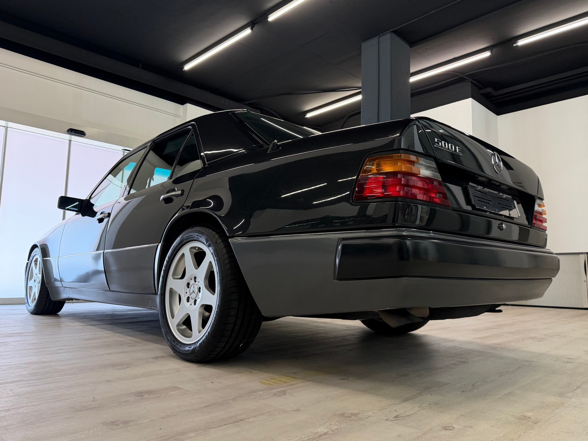 MERCEDES-BENZ 500 E Automatic-image-13