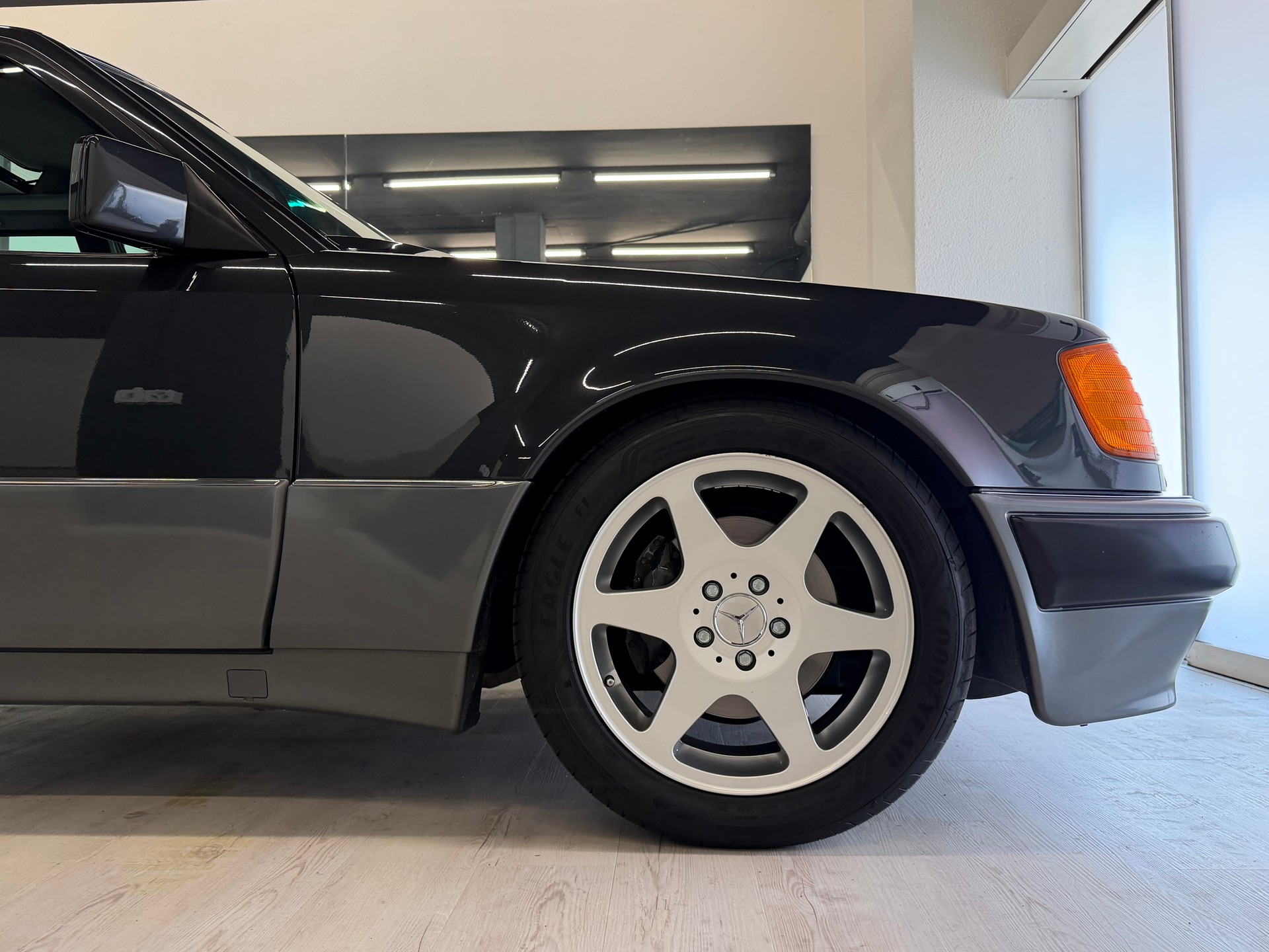 MERCEDES-BENZ 500 E Automatic-image-6