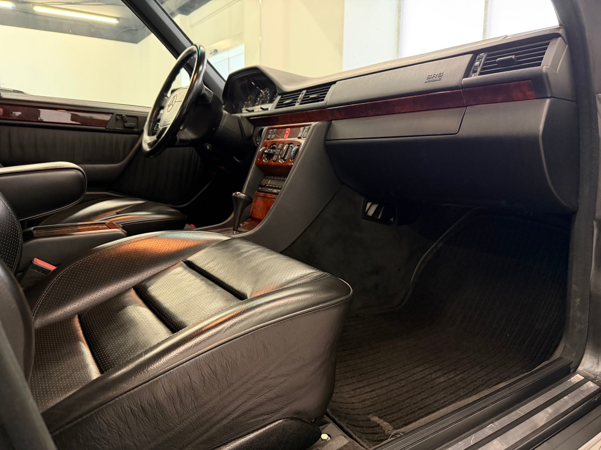 MERCEDES-BENZ 500 E Automatic-image-30