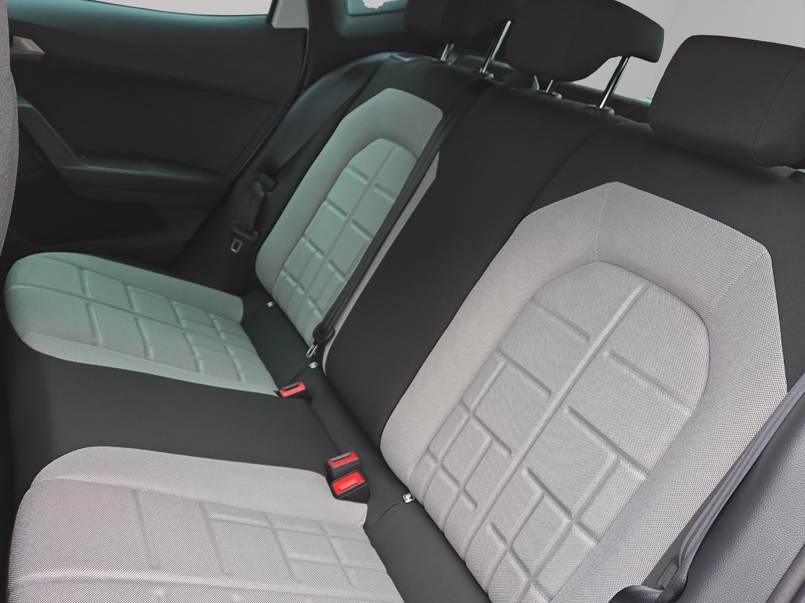 SEAT Arona 1.0 TSI Eco Move FR DSG-image-8
