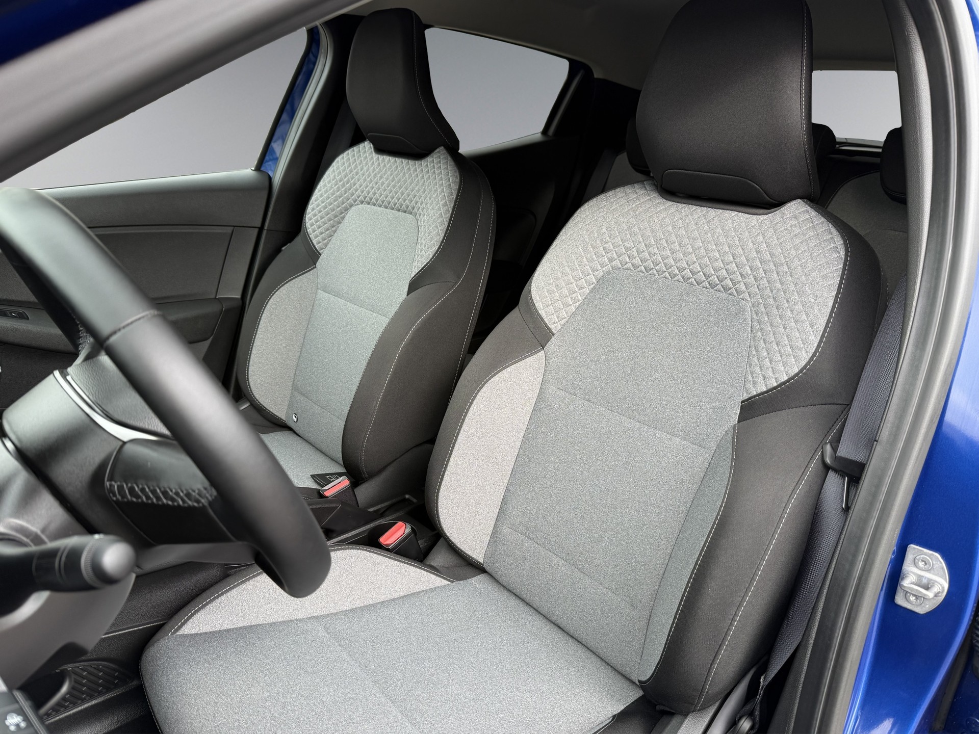 MITSUBISHI COLT 1.6 HEV Invite+-image-11
