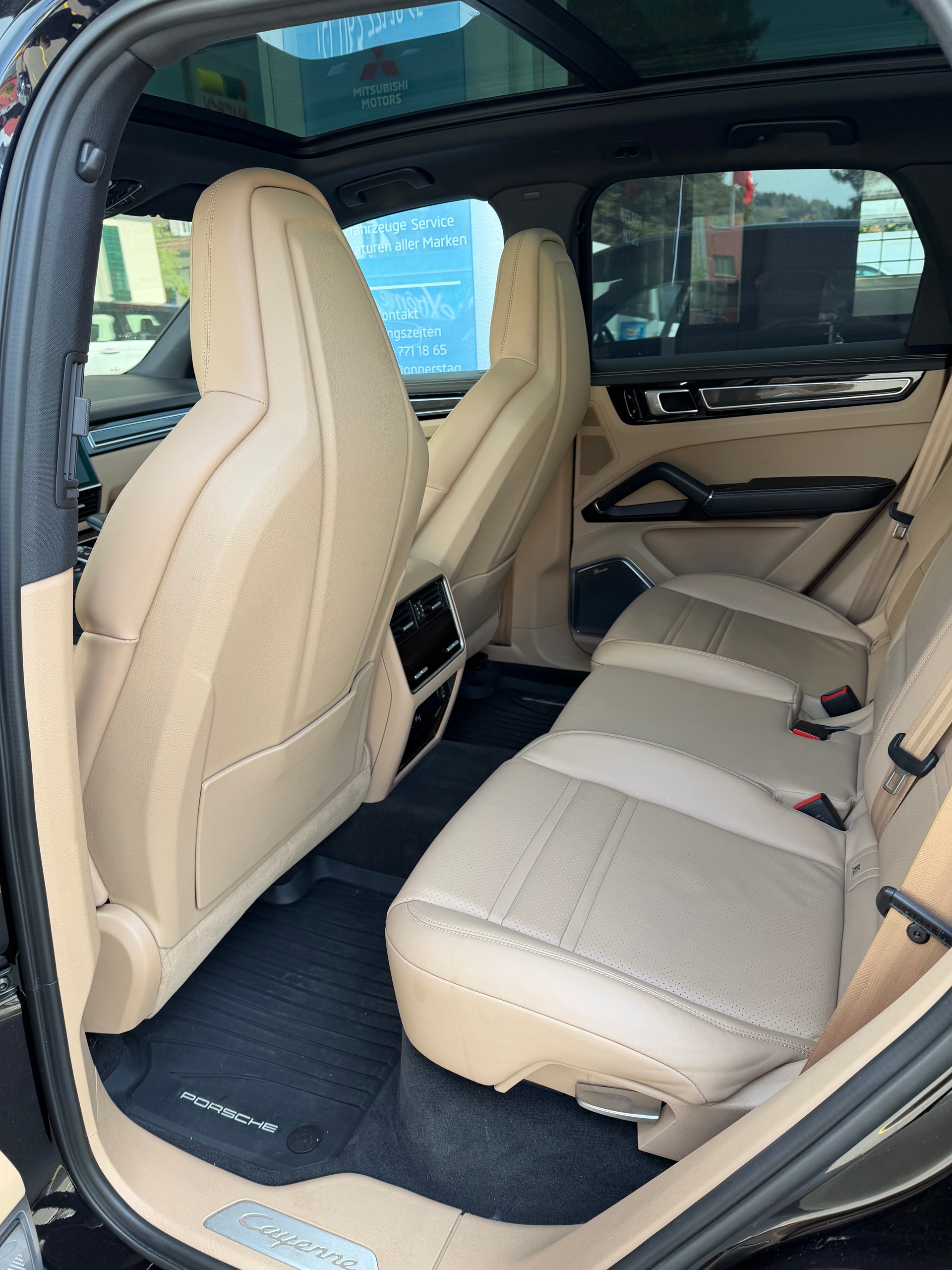 PORSCHE Cayenne S-image-9