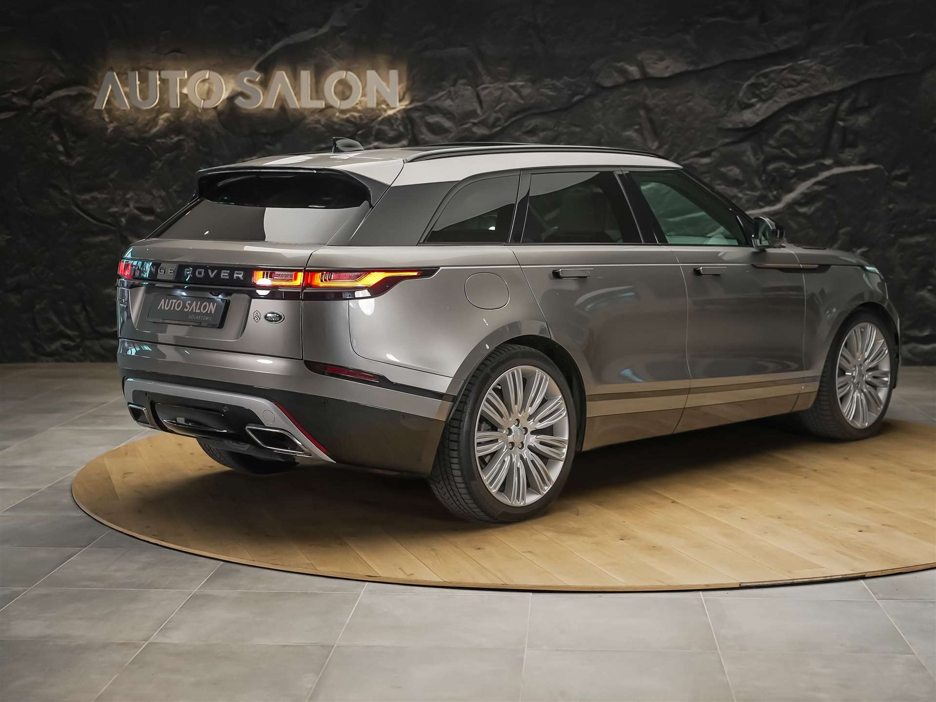LAND ROVER Range Rover Velar D 300 R-Dynamic HSE *CH-Auto*Massage*Panorama*Head-Up*Sitzlüftung*-image-4