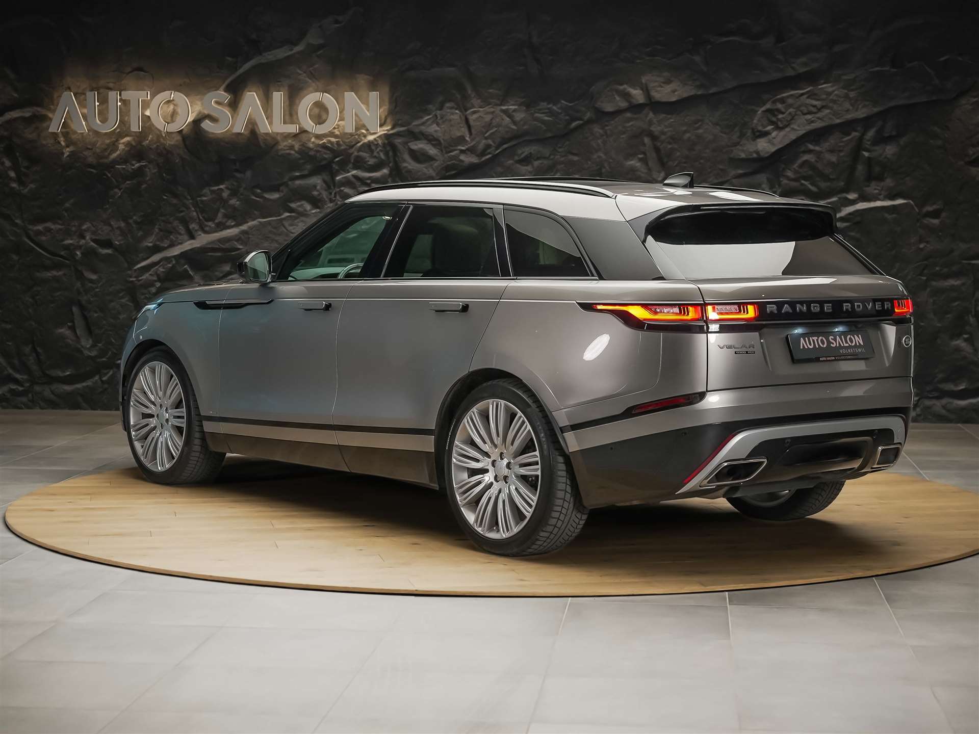 LAND ROVER Range Rover Velar D 300 R-Dynamic HSE *CH-Auto*Massage*Panorama*Head-Up*Sitzlüftung*-image-2