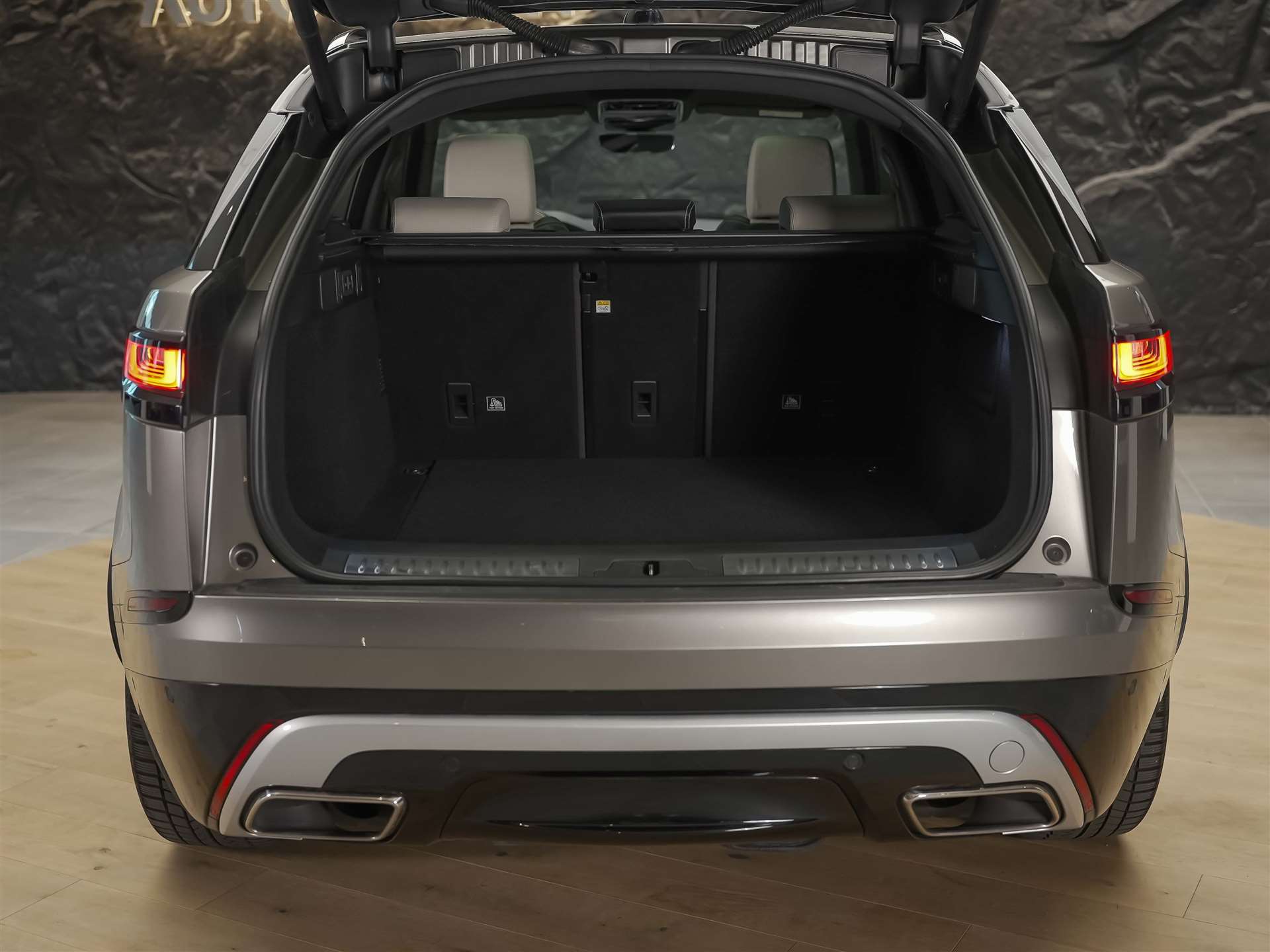 LAND ROVER Range Rover Velar D 300 R-Dynamic HSE *CH-Auto*Massage*Panorama*Head-Up*Sitzlüftung*-image-42