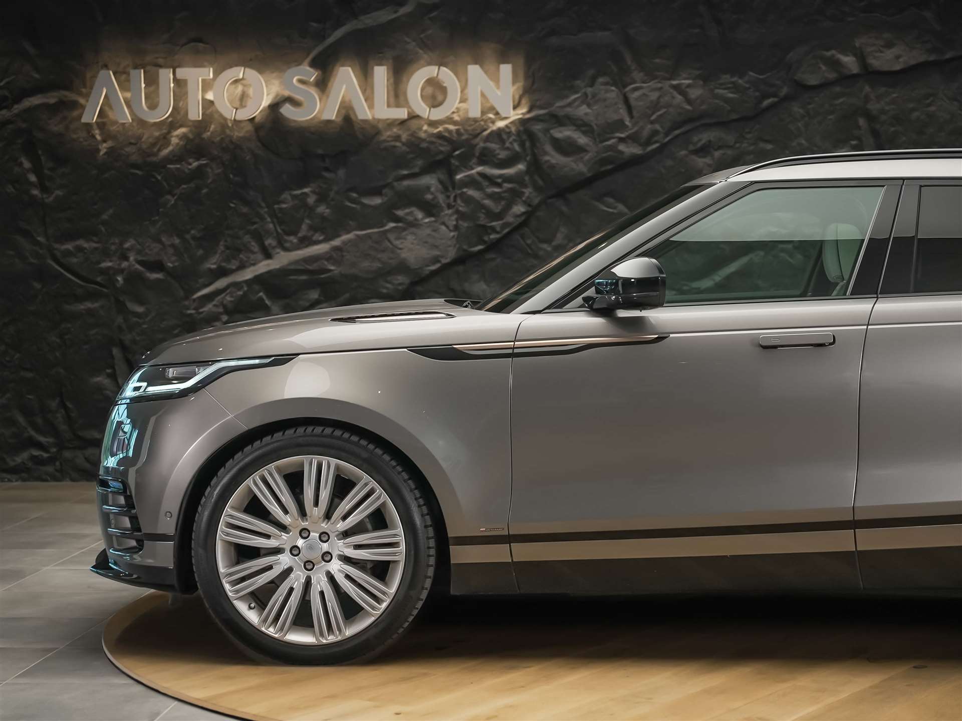 LAND ROVER Range Rover Velar D 300 R-Dynamic HSE *CH-Auto*Massage*Panorama*Head-Up*Sitzlüftung*-image-16