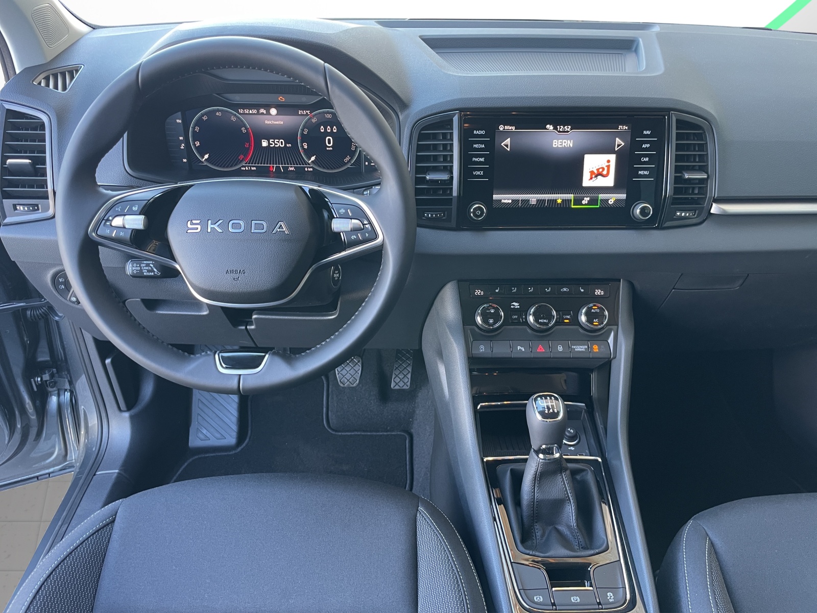 SKODA Karoq 1.5 TSI Selection-image-9