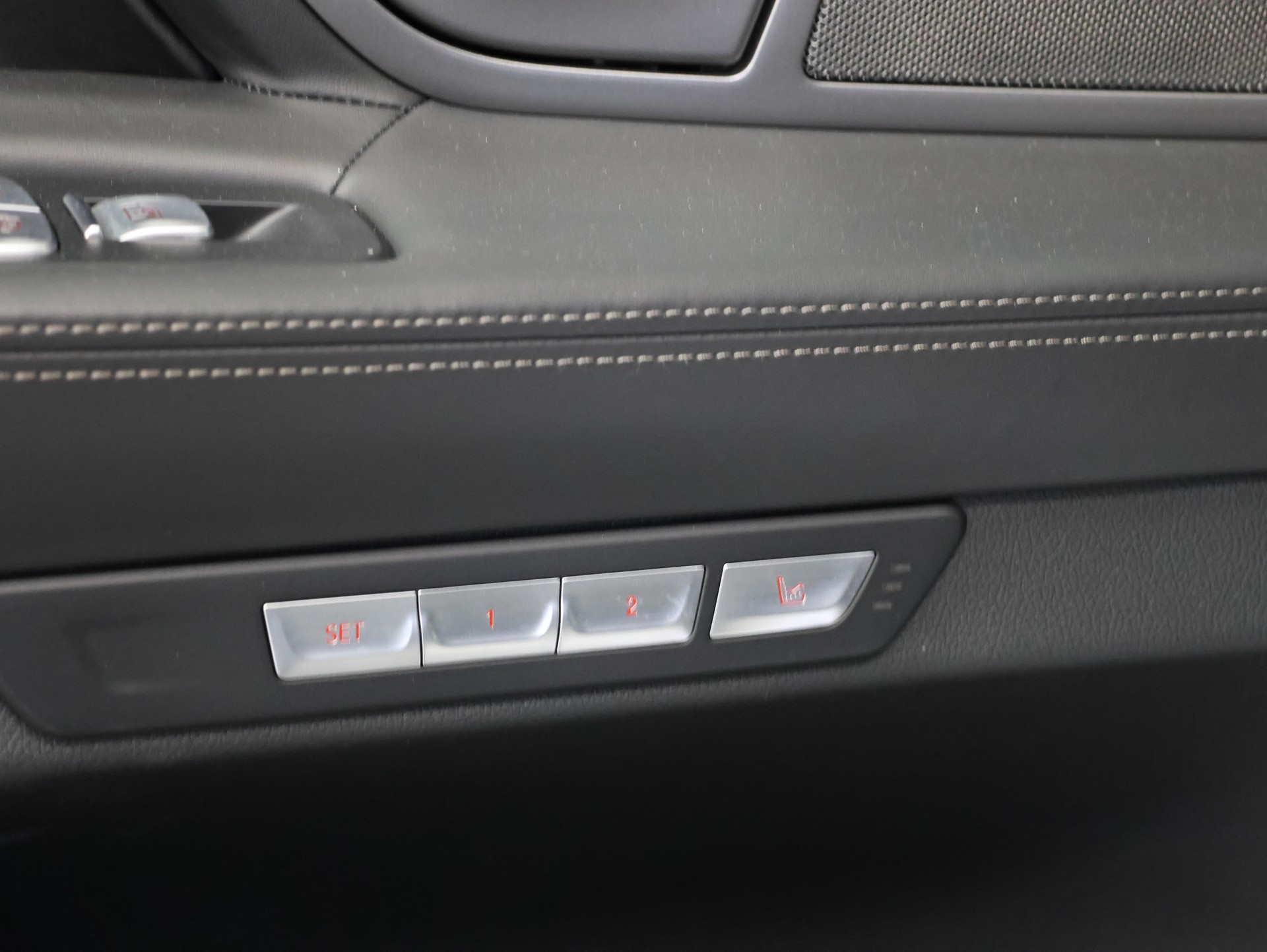 BMW M760Li xDrive Steptronic *M-Performance* *Massagesitze* *Gestiksteuerung Pro*-image-42