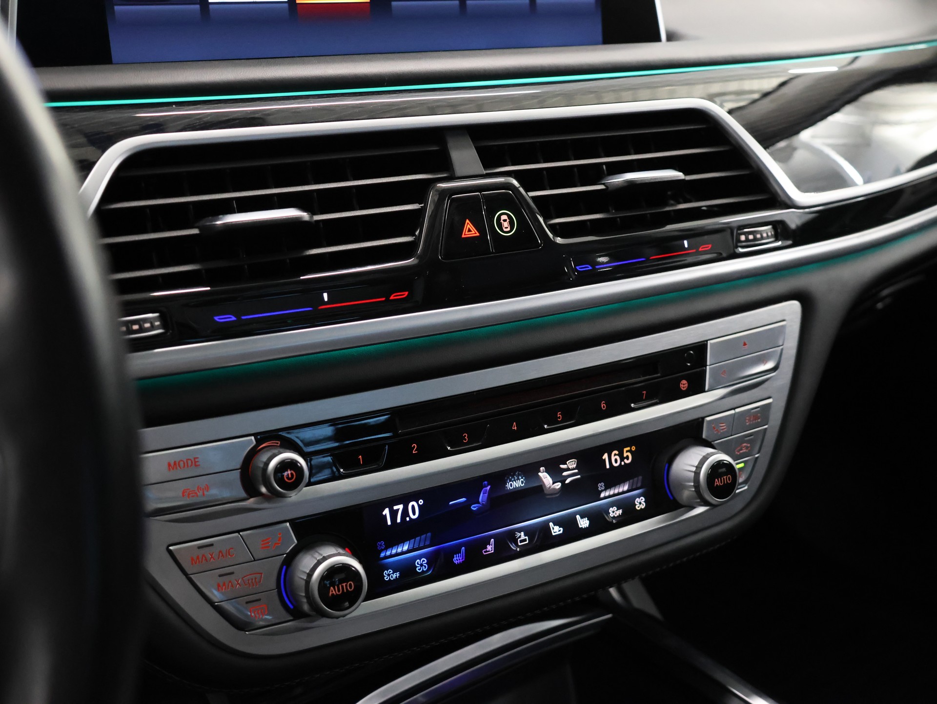BMW M760Li xDrive Steptronic *M-Performance* *Massagesitze* *Gestiksteuerung Pro*-image-29
