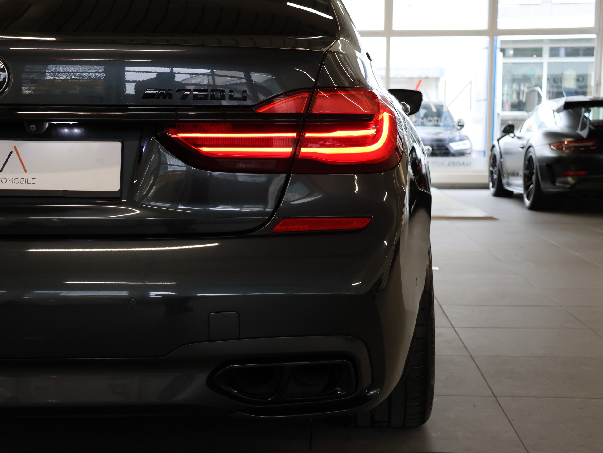 BMW M760Li xDrive Steptronic *M-Performance* *Massagesitze* *Gestiksteuerung Pro*-image-11