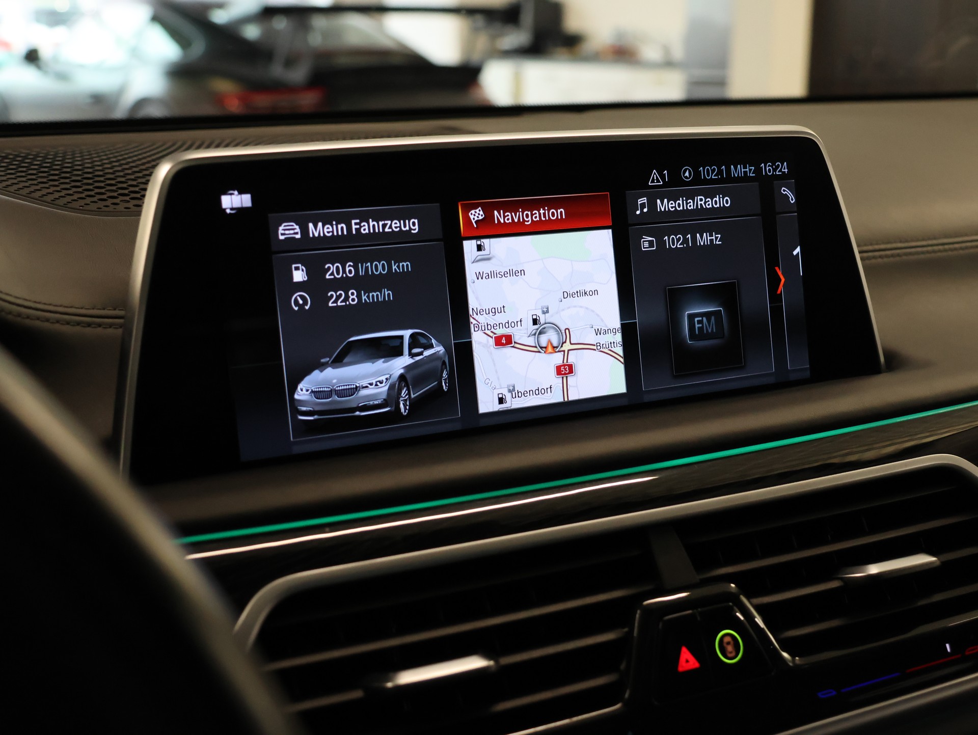 BMW M760Li xDrive Steptronic *M-Performance* *Massagesitze* *Gestiksteuerung Pro*-image-27