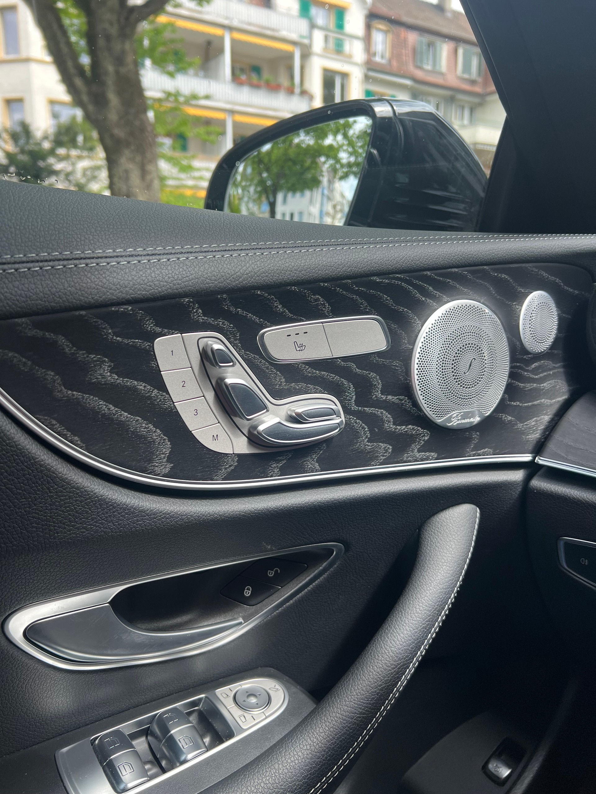 MERCEDES-BENZ E 200 Coupé 4Matic AMG Line 9G-Tronic-image-9
