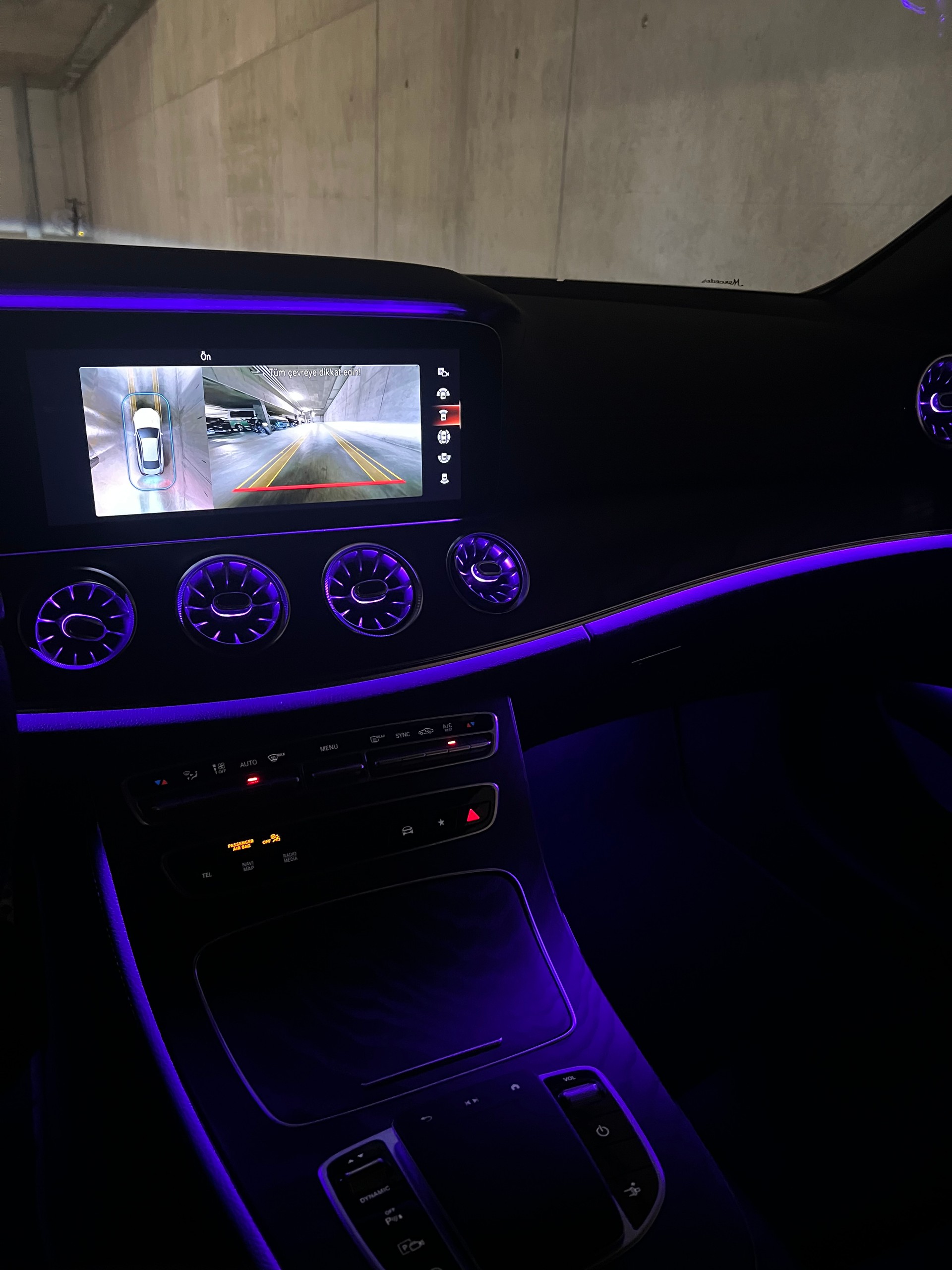 MERCEDES-BENZ E 200 Coupé 4Matic AMG Line 9G-Tronic-image-12