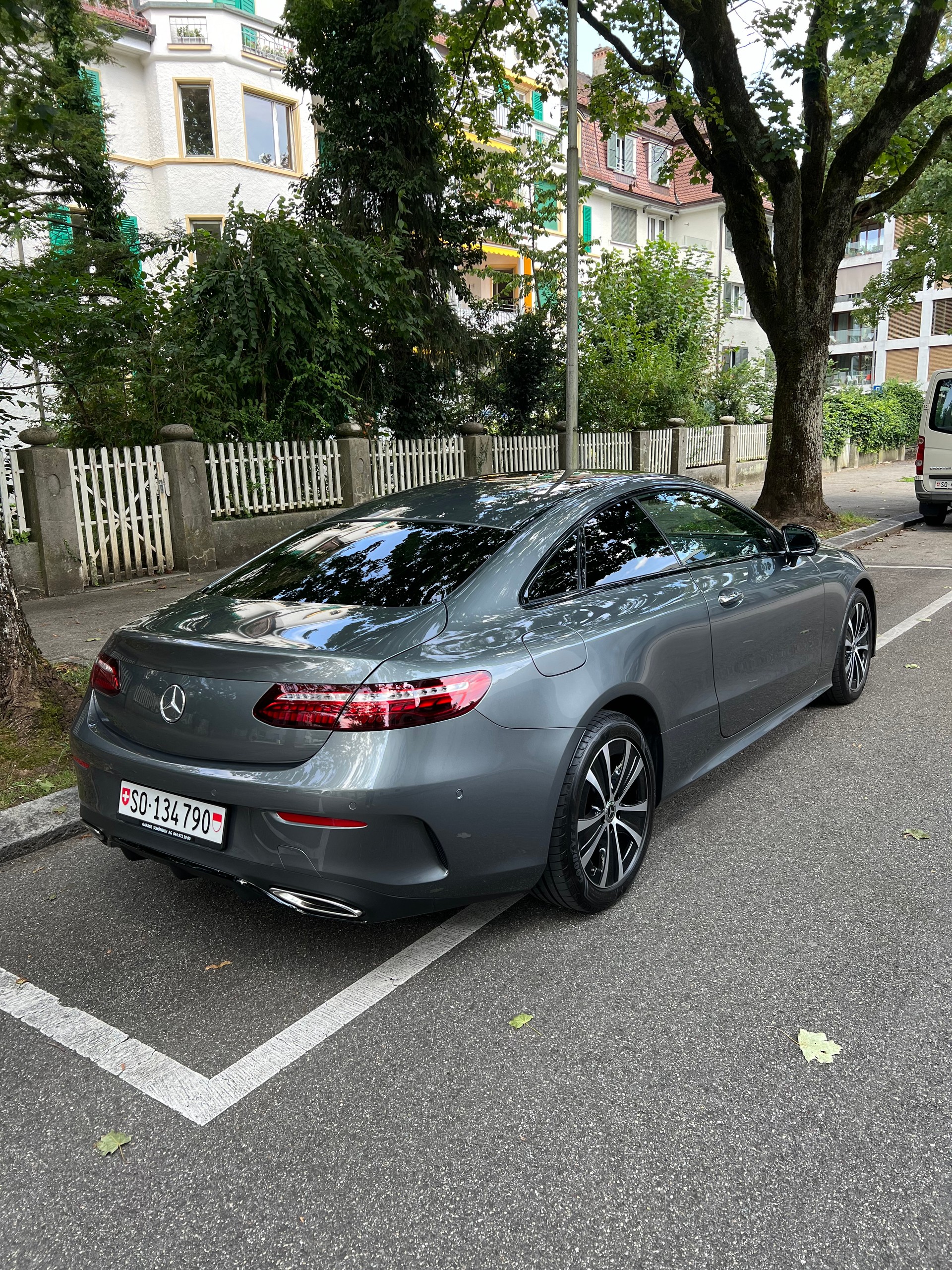 MERCEDES-BENZ E 200 Coupé 4Matic AMG Line 9G-Tronic-image-2