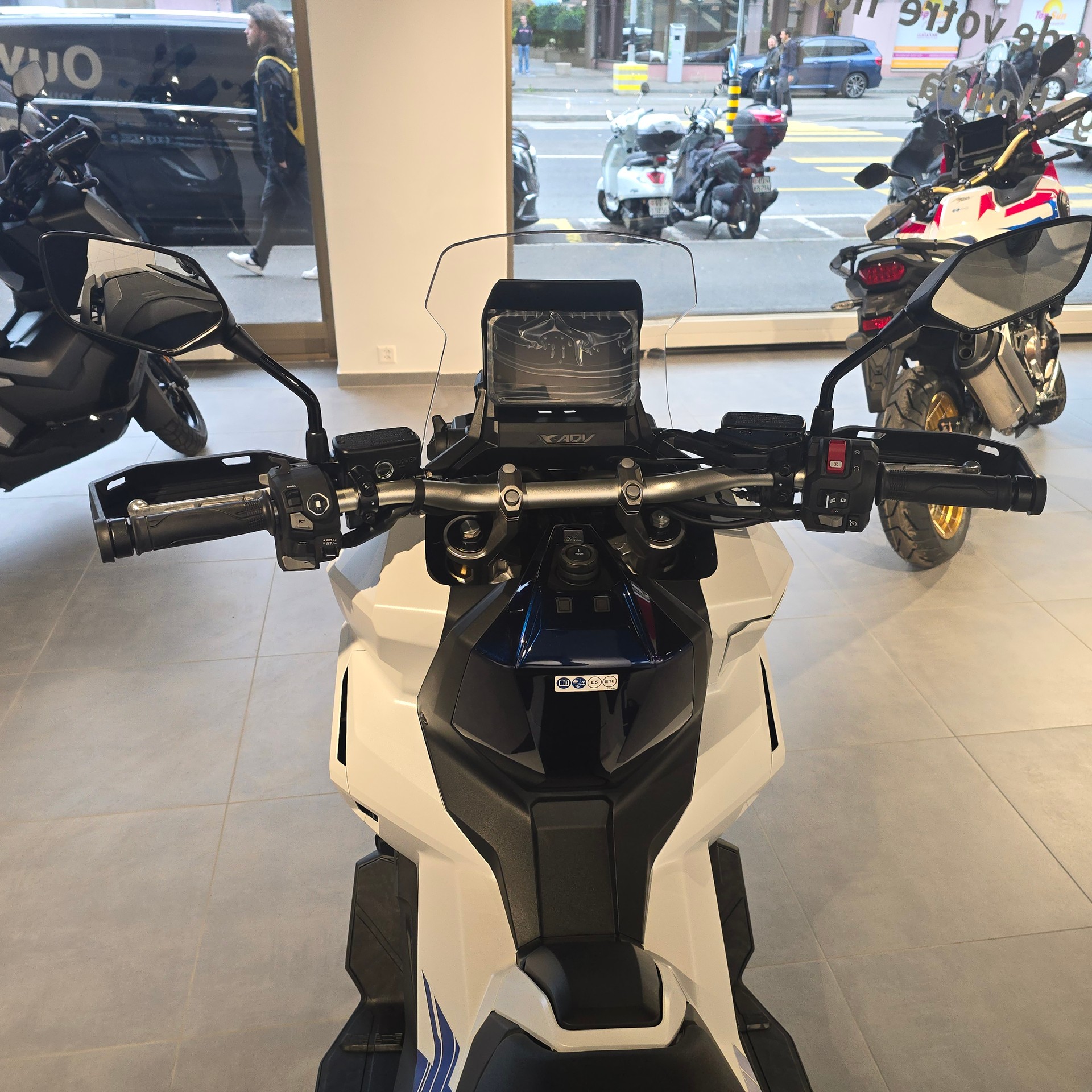 HONDA X-ADV 750-image-6