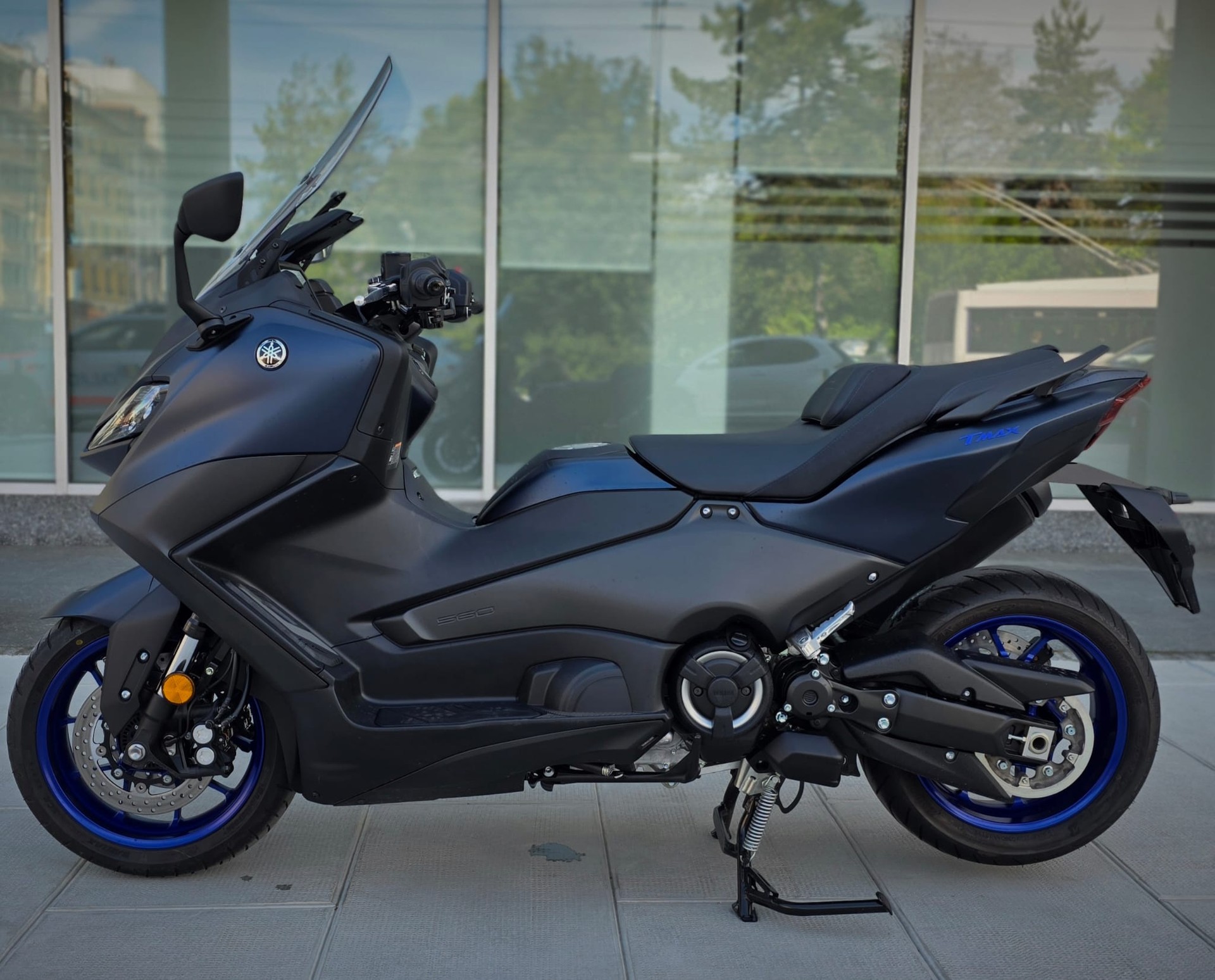 YAMAHA T-MAX XP 560-showroom-element-1