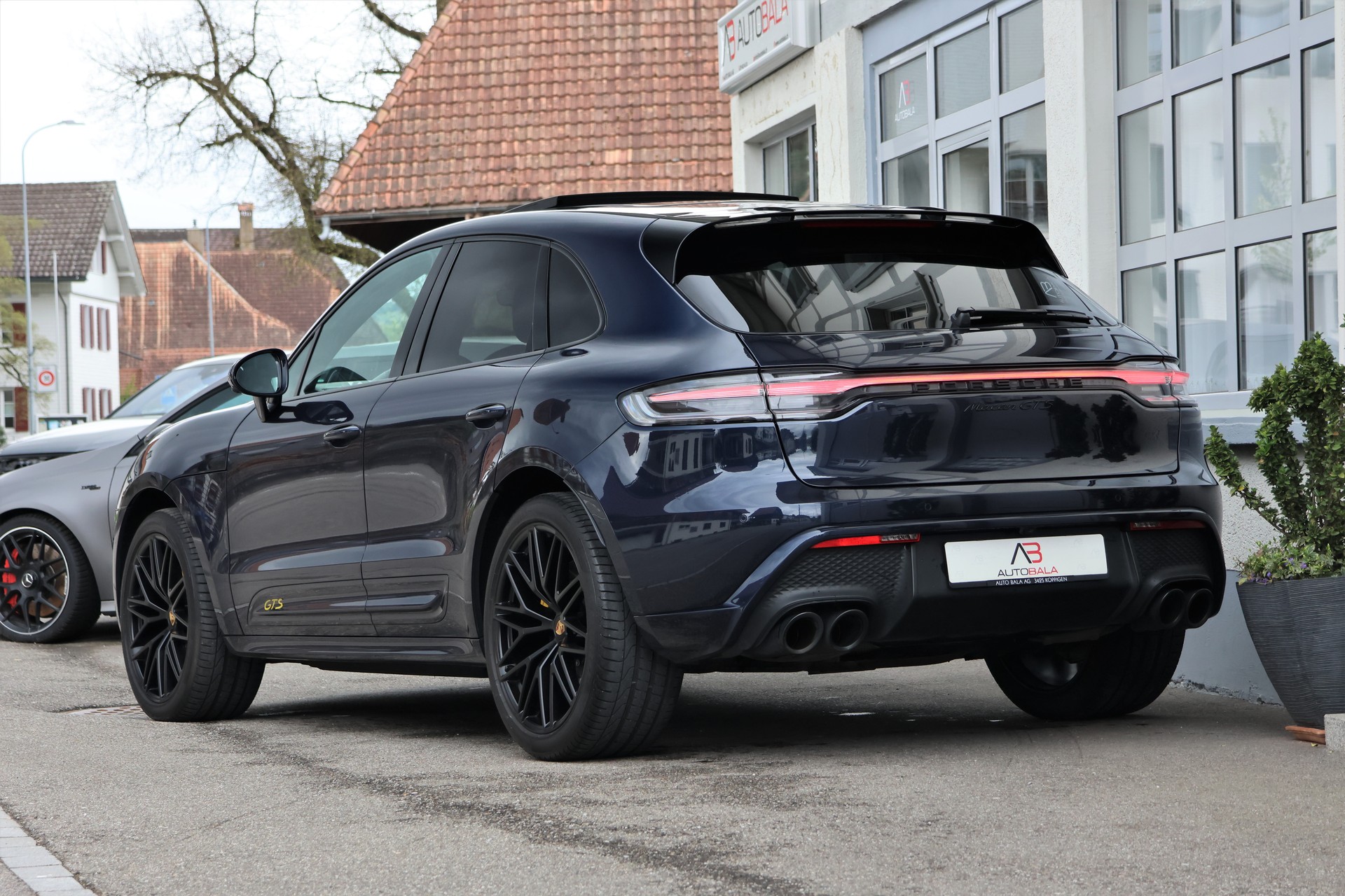 PORSCHE Macan GTS PDK (CH) "Approved bis 11/2026"-image-2