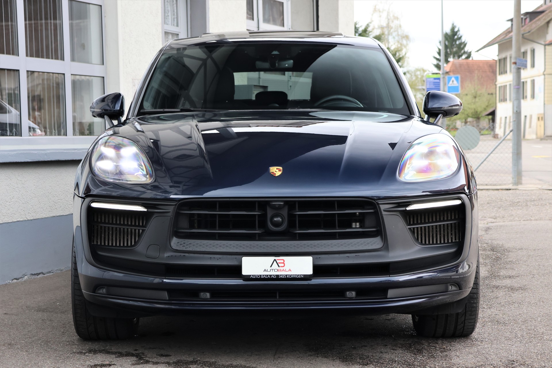 PORSCHE Macan GTS PDK (CH) "Approved bis 11/2026"-image-1
