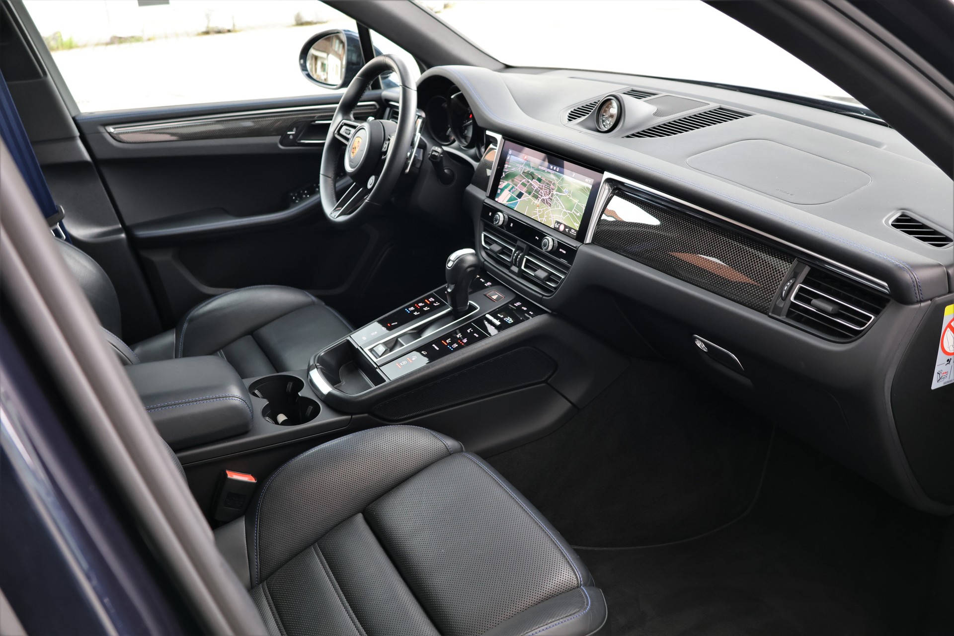 PORSCHE Macan GTS PDK (CH) "Approved bis 11/2026"-image-17