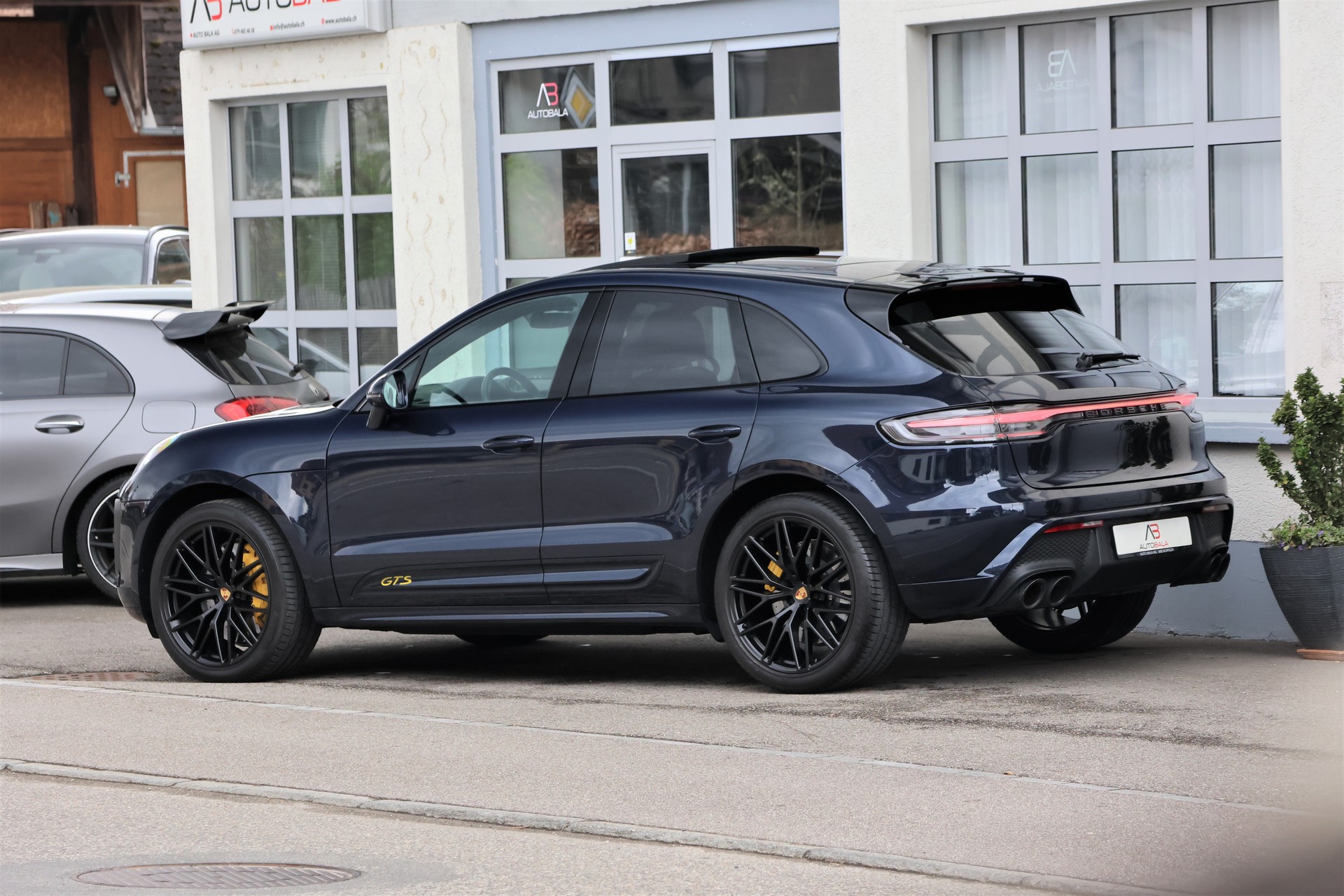 PORSCHE Macan GTS PDK (CH) "Approved bis 11/2026"-image-4