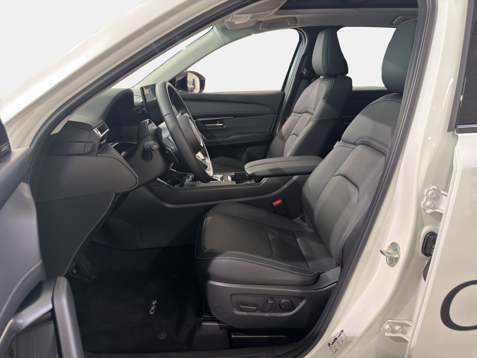 MAZDA CX-5 2.5/141 Homura Pano 4x4-image-9