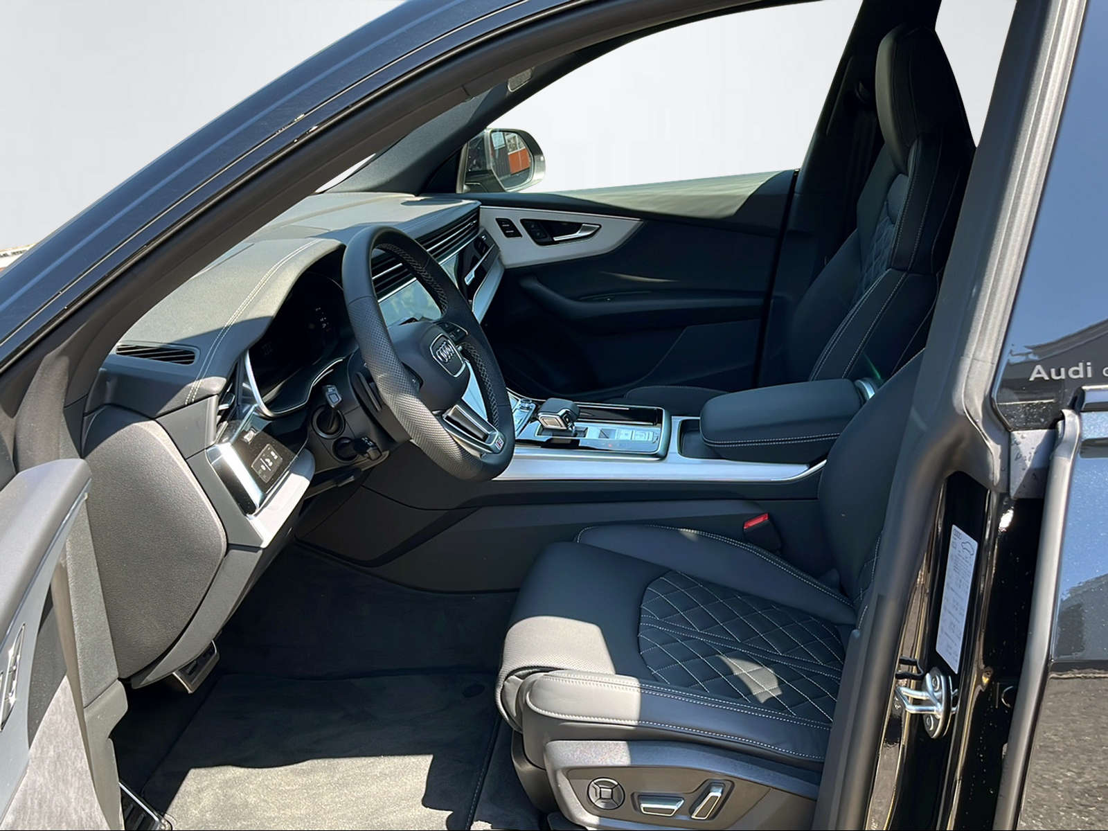 AUDI Q8 SUV 290 kW TFSI/elektrisch-image-7