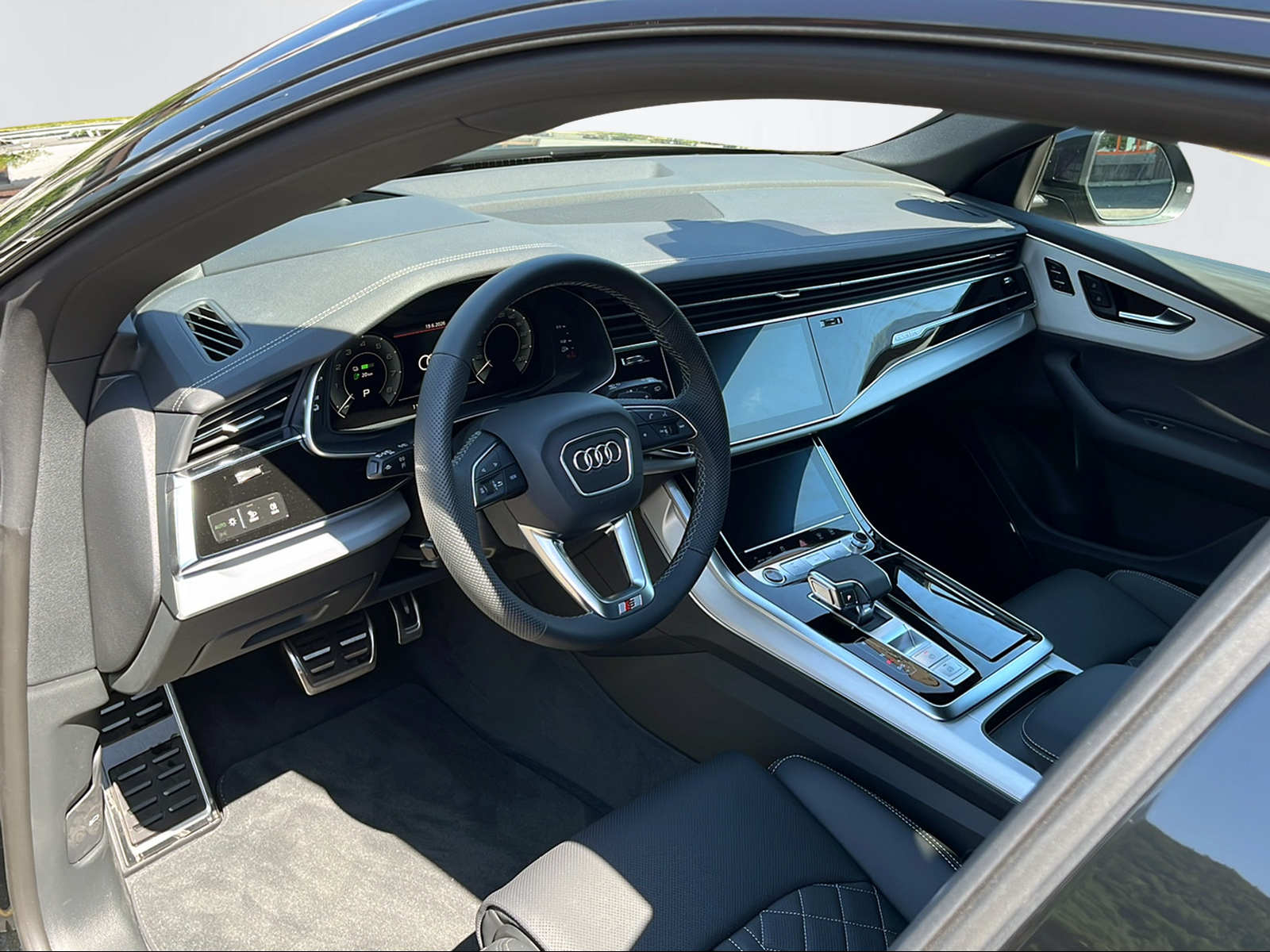 AUDI Q8 SUV 290 kW TFSI/elektrisch-image-10