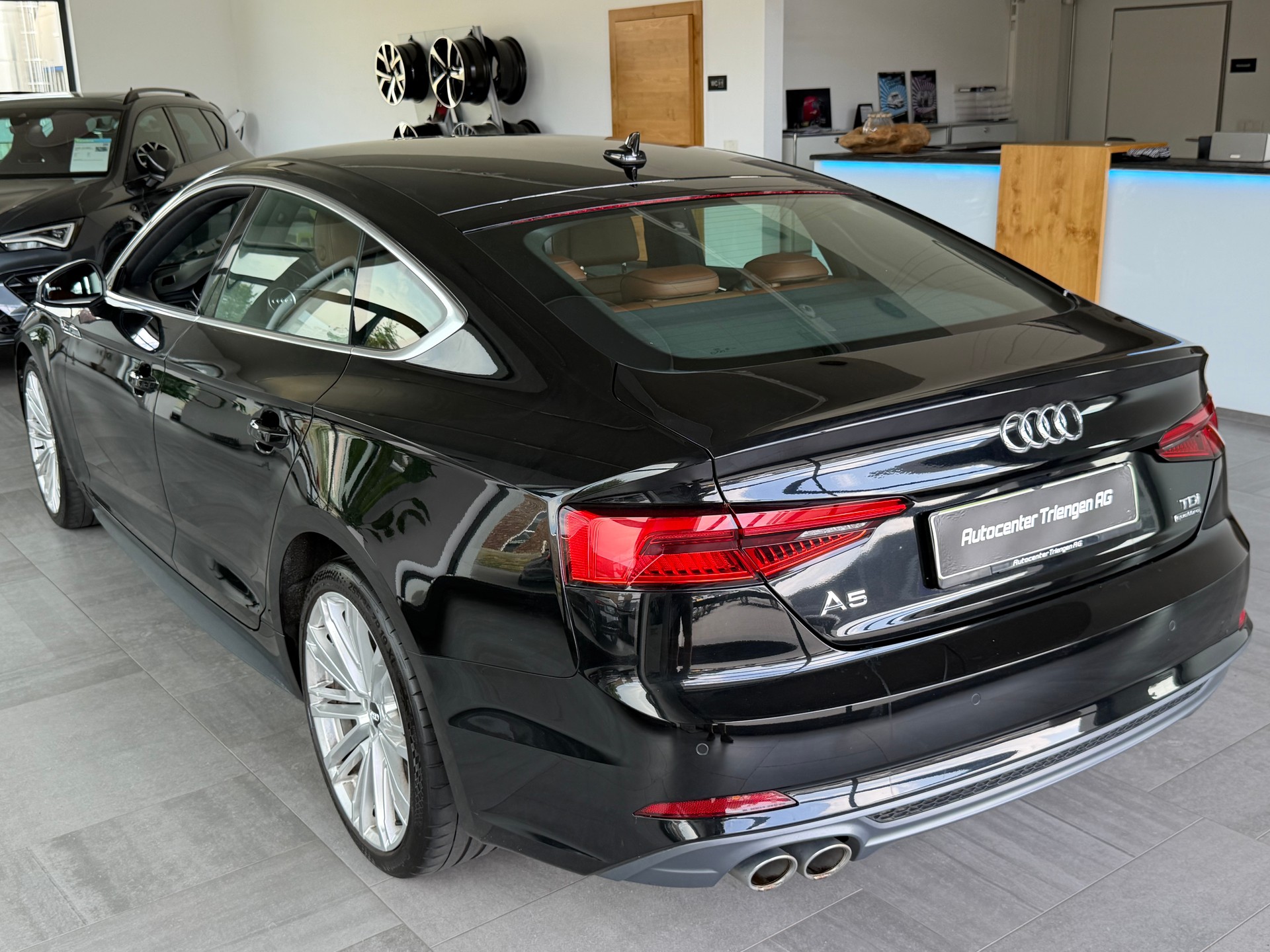 AUDI A5 Sportback 2.0 TDI quattro S-tronic-image-10